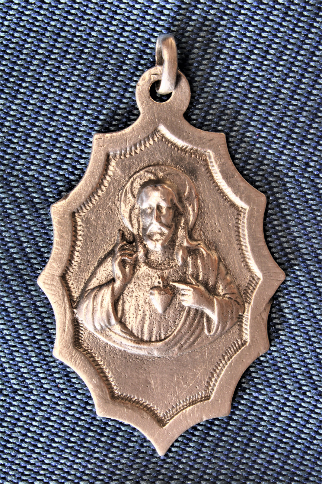 Antiguedades - MEDALLA SAGRADO CORAZÓN DE JESÚS. LOBULAR. (T)