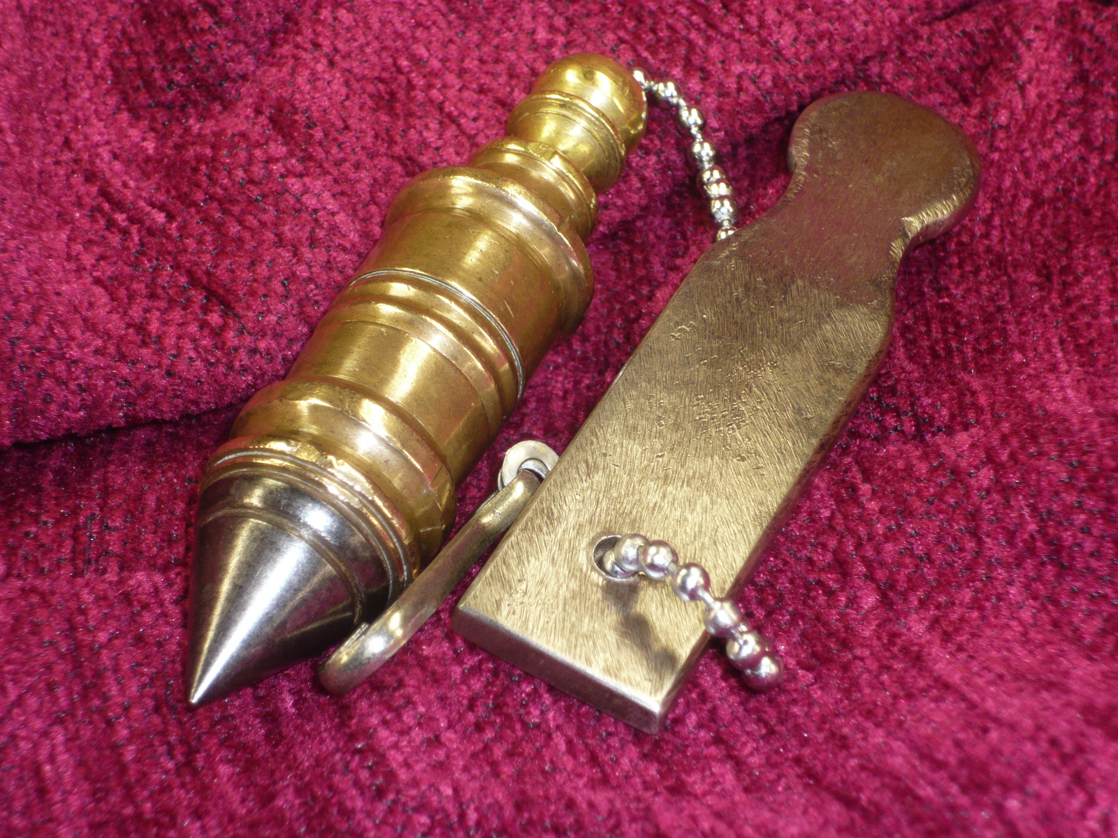 Antiques - DECORATIVE INSTRUMENTAL PLUMB BOB. S.XX.
