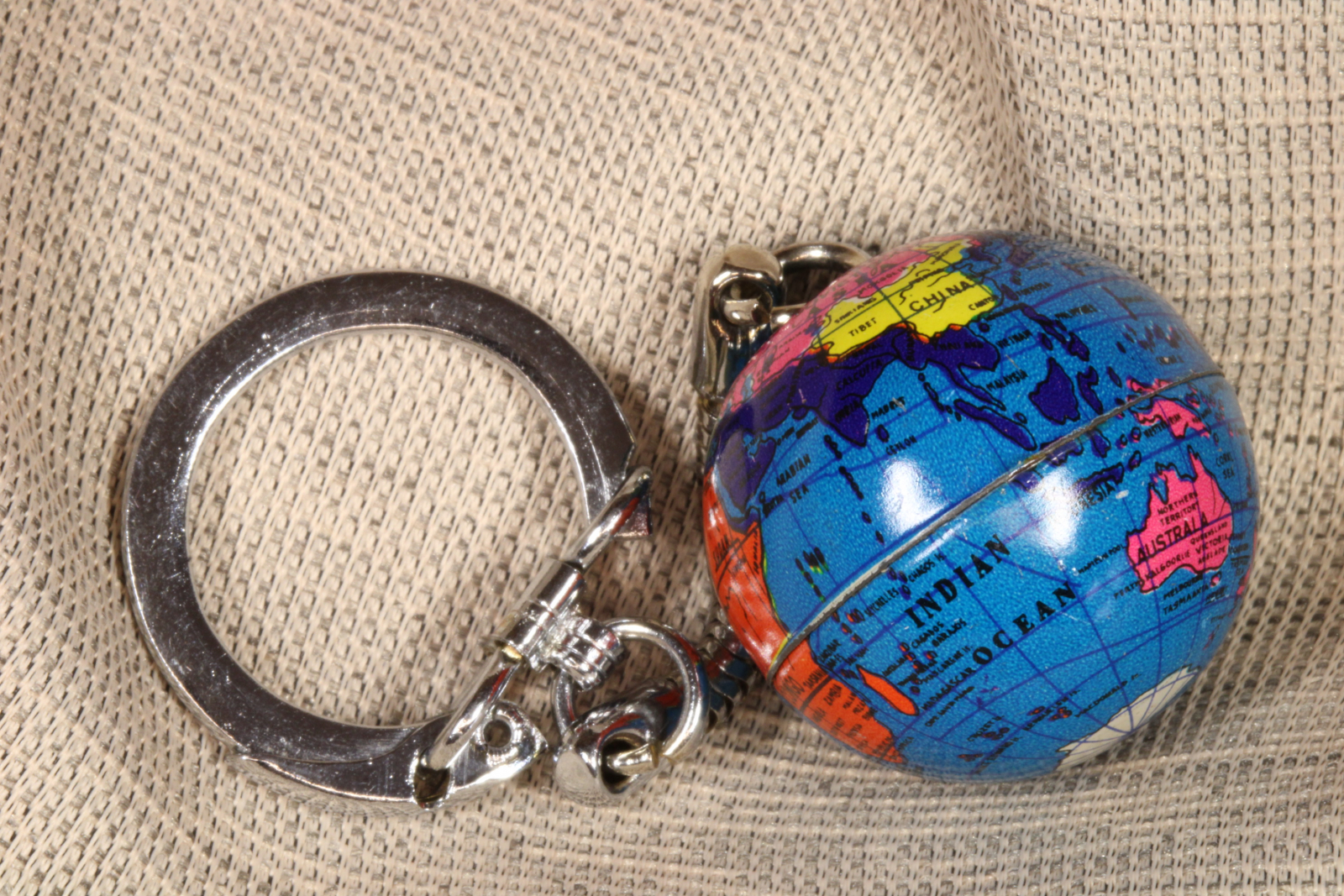 Antiques - MINIATURE GLOBE KEY RING. 