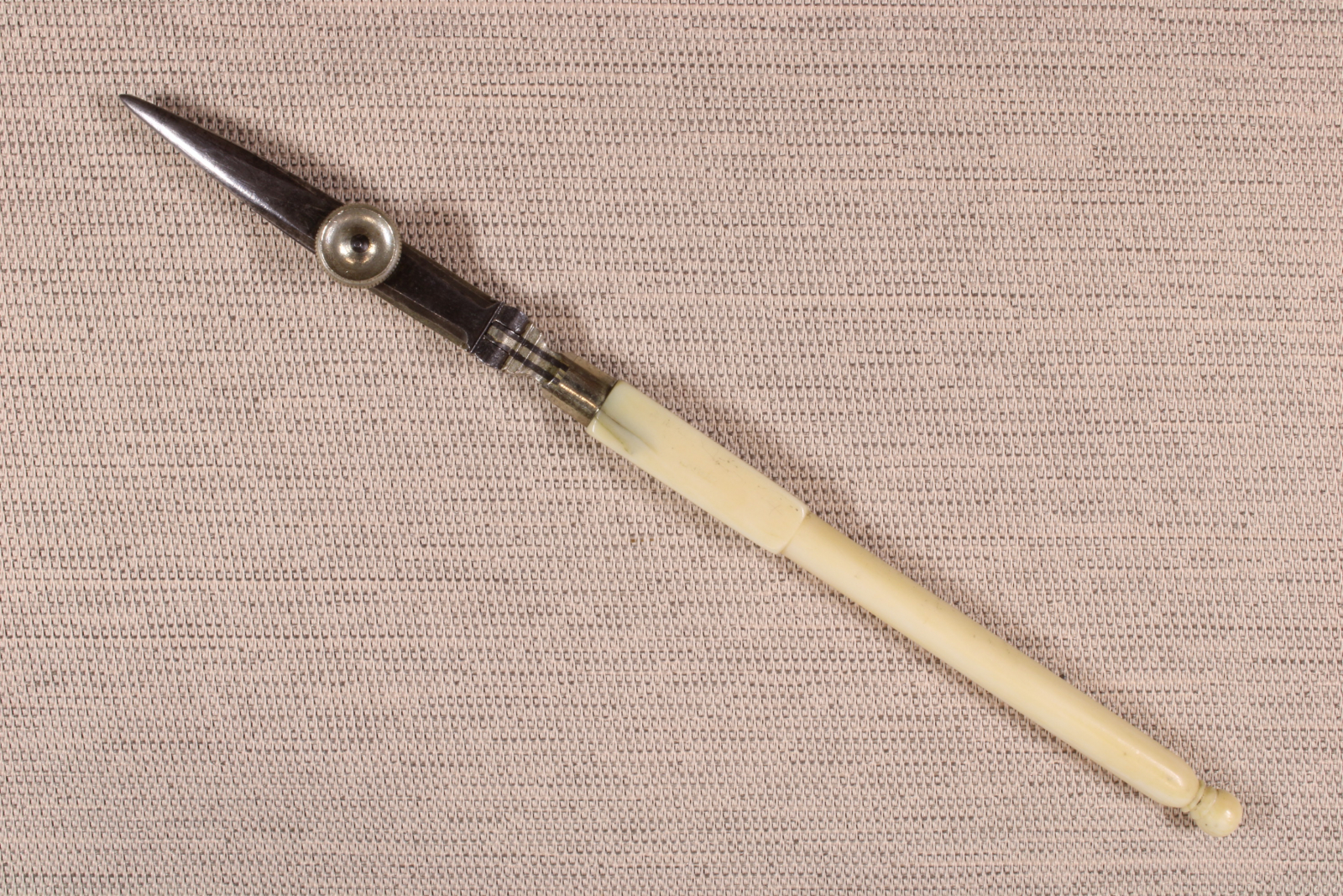 Antiguedades de bone and steel tracer lines stanley 19th century
