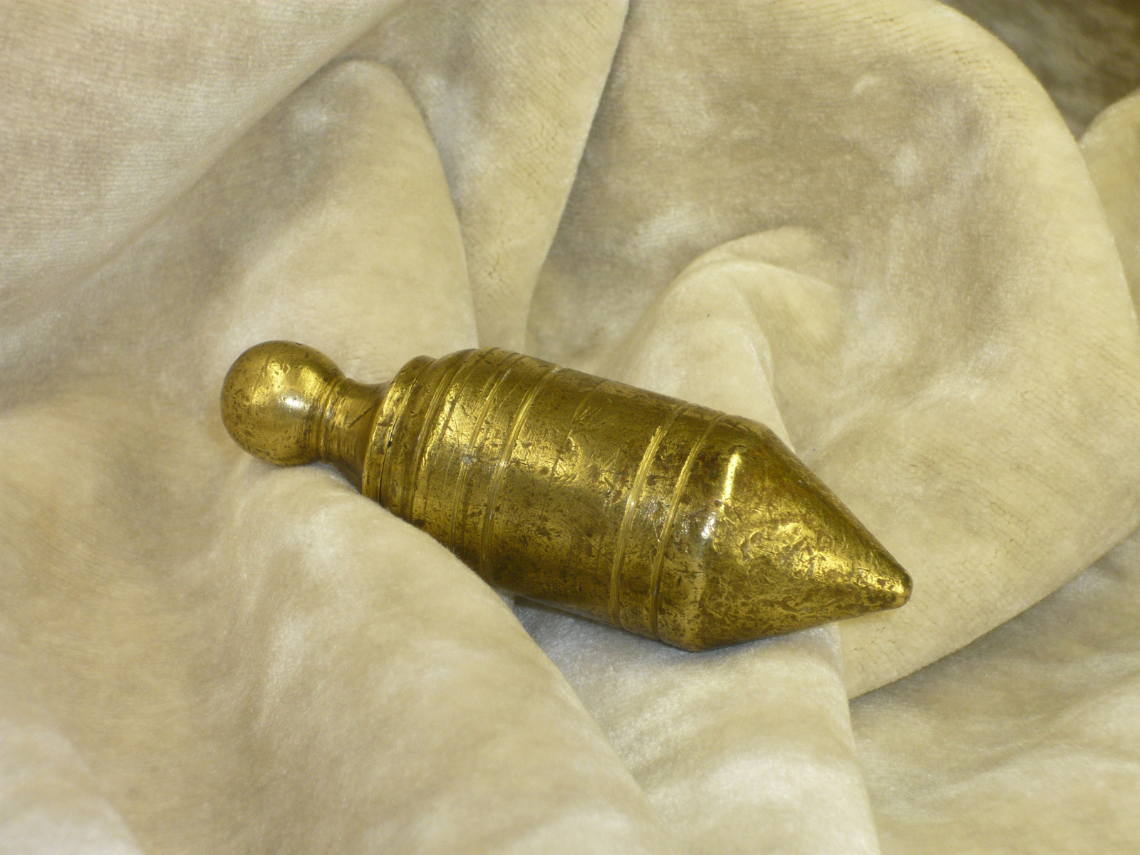 Antiguedades - PLOMADA BRONCE HUECA.