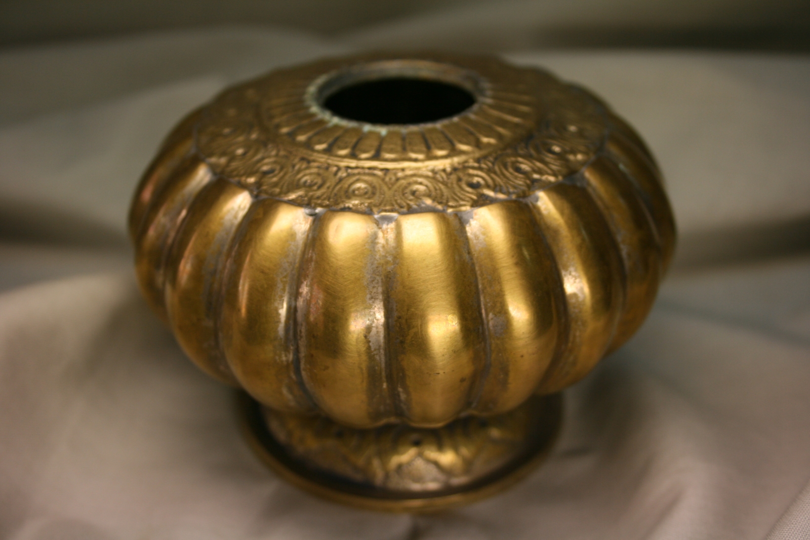 Antiques - INDOPERS VASE BASE