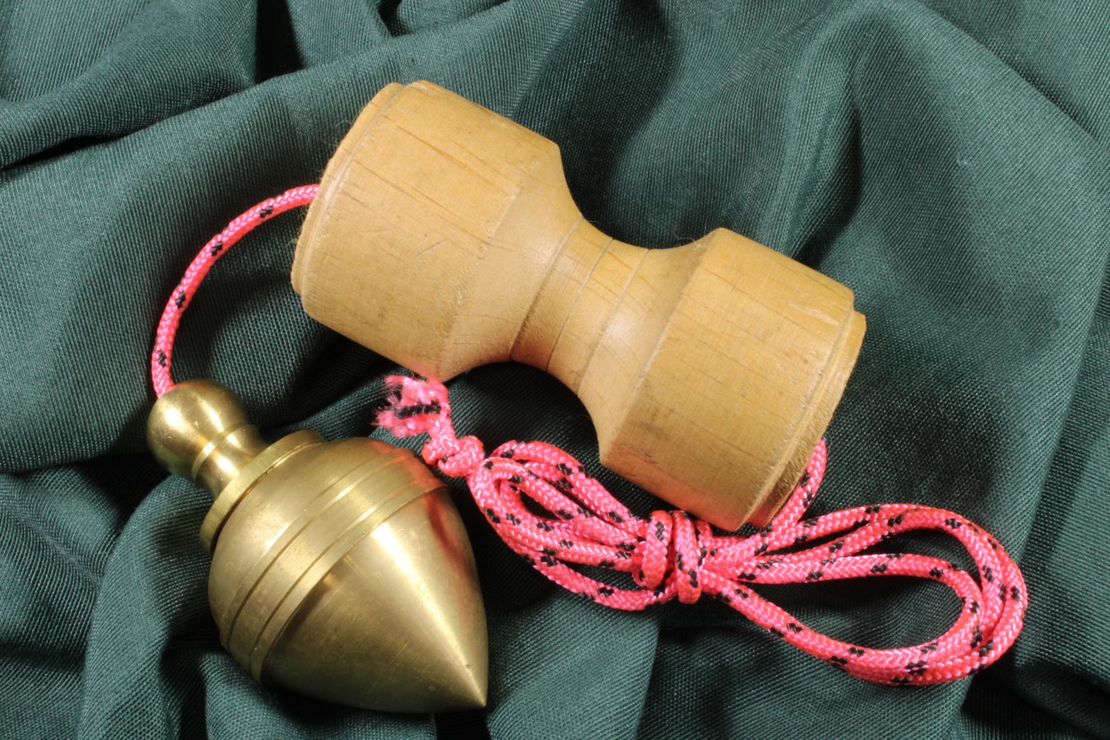 Antiques - PLUMB BOB WITH ACTUAL NUT. BRONZE AND WOOD.