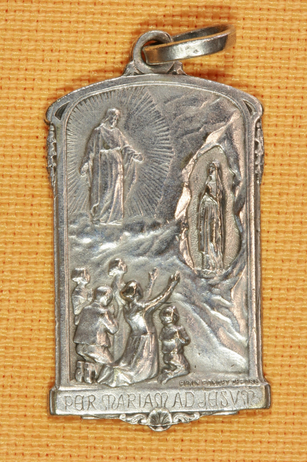 Antiguedades - MEDALLA GRUTA DE BERNADETTE. 1858