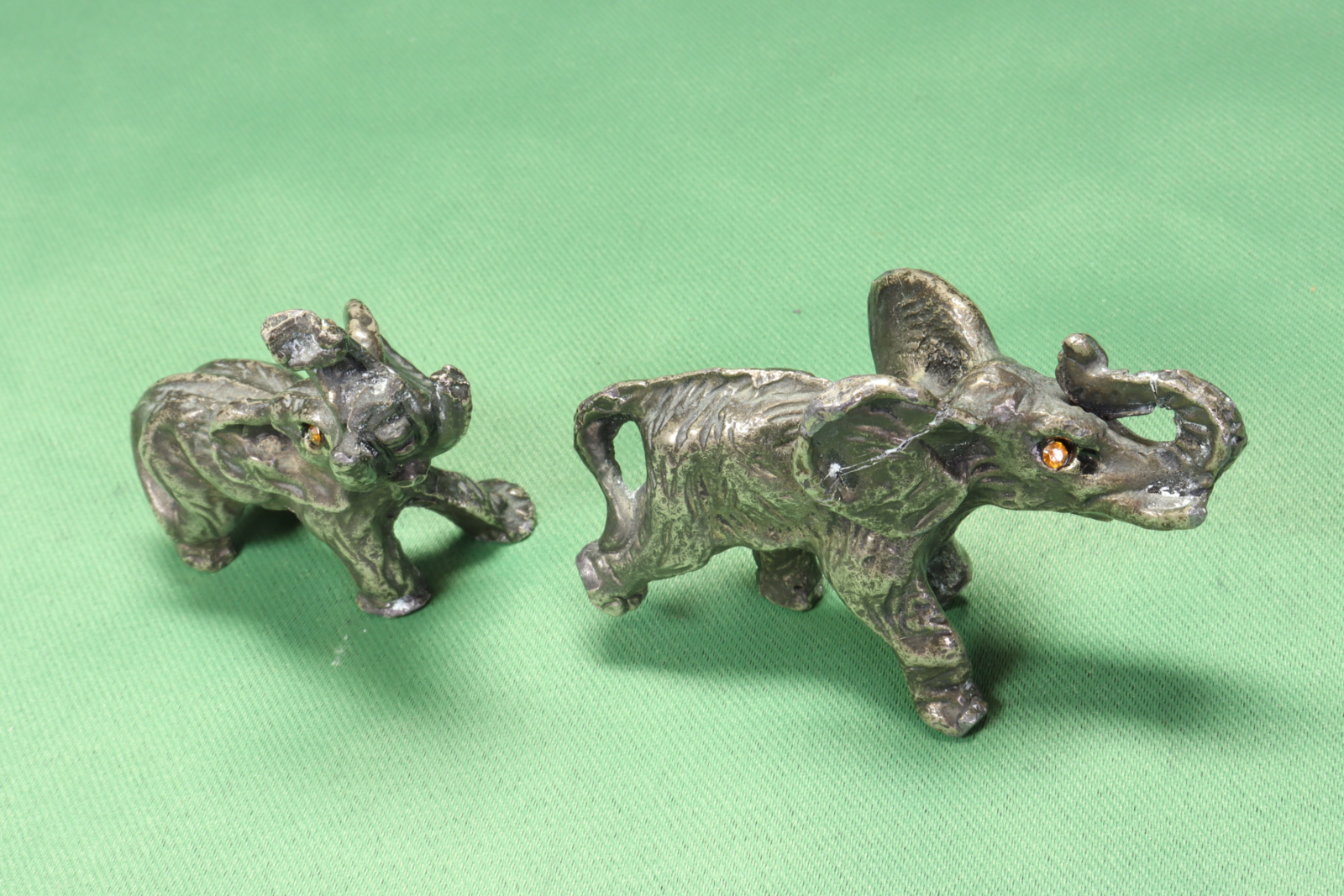 Antiques - PAIR OF SMALL ELEPHANTS. GREAT QUALITY. 20TH CENTURY