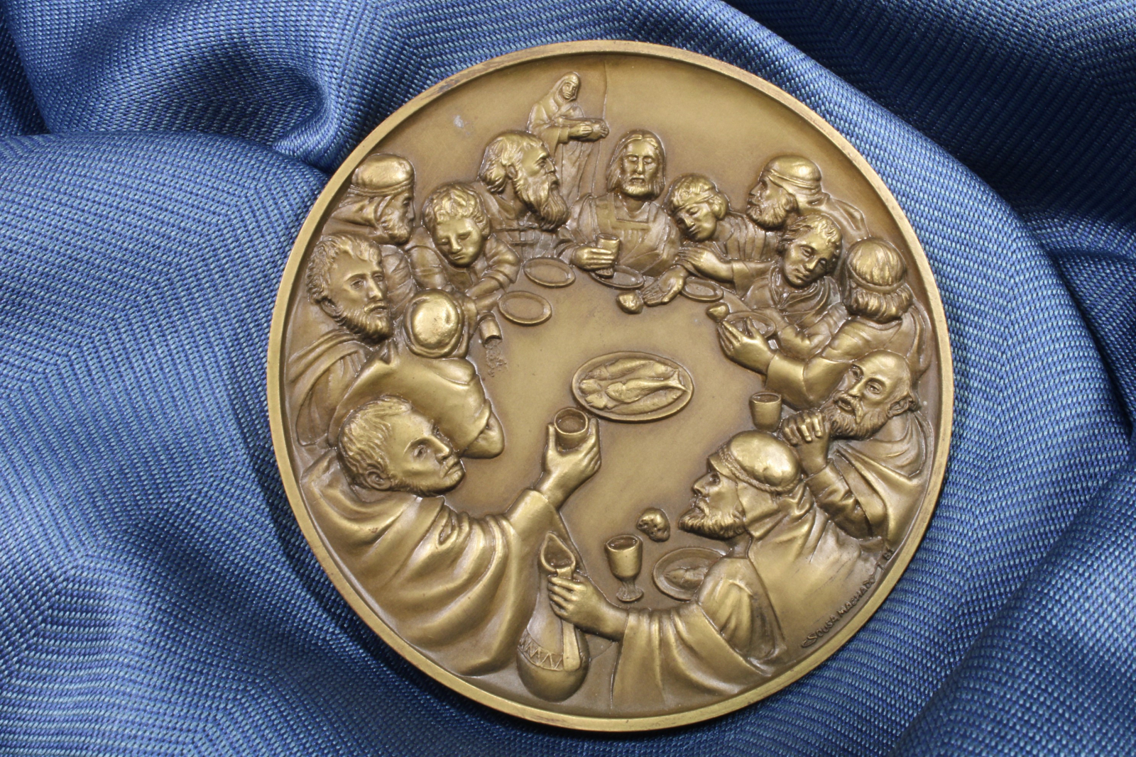 Antiques - MEDALLION SOUSA MACHADO HOLY SUPPER. PORTUGAL. 81