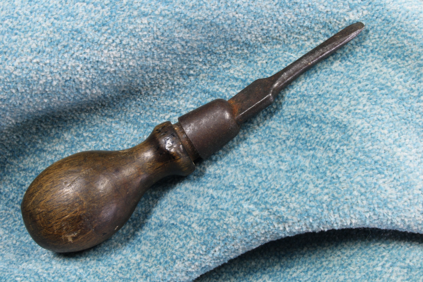 Antiques - MINIATURE TRAVEL SCREWDRIVER. S.XIX.