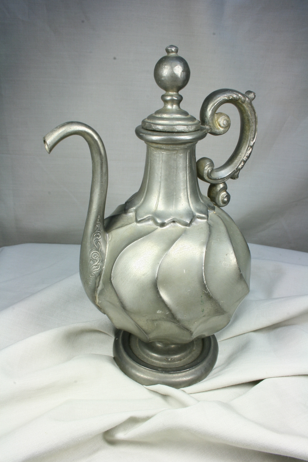 Antiques - COFFEE PITCHER. ART DECÓ
