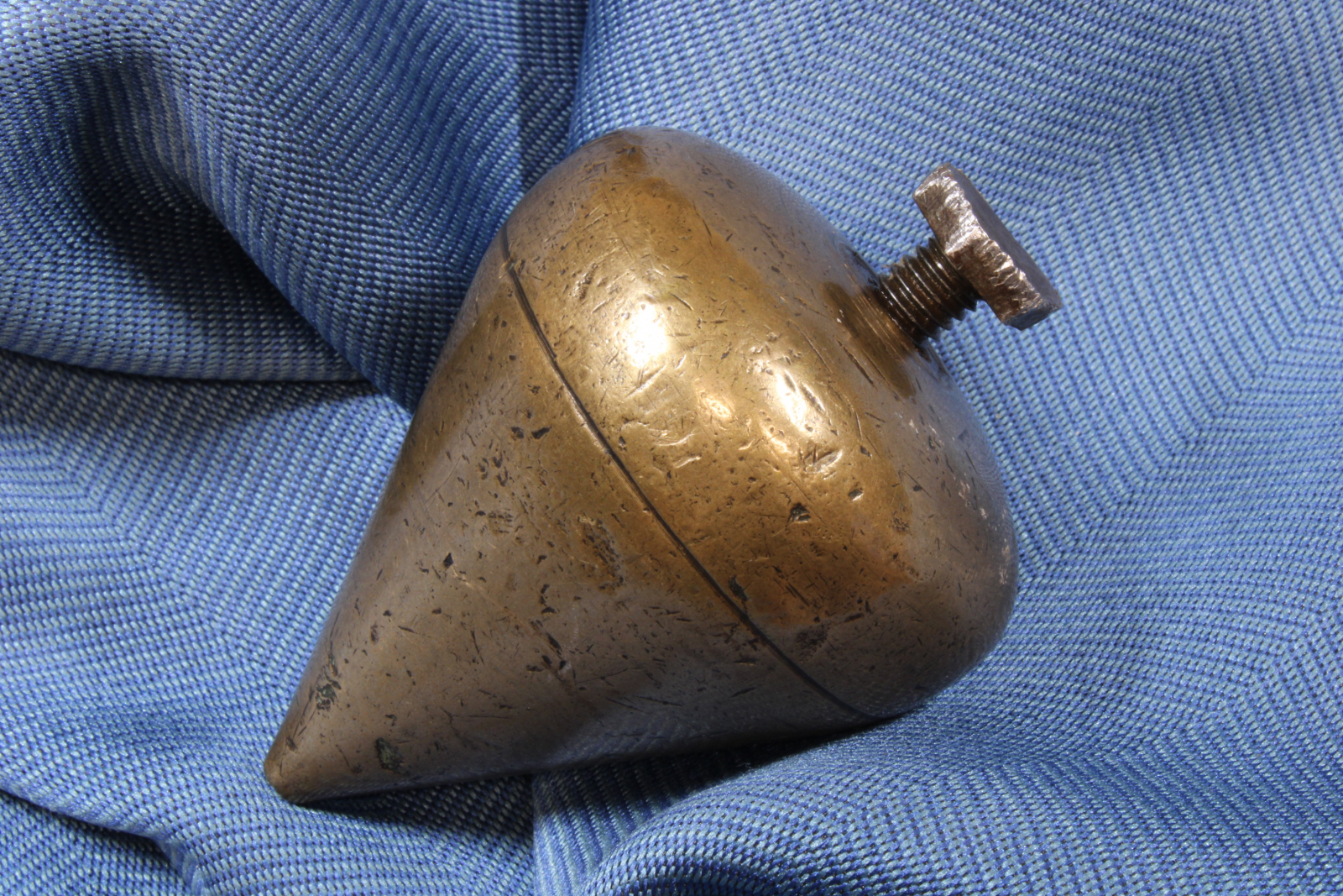 Antiques - BRONZE CONSTRUCTION PLUMB BOB. 20TH CENTURY.