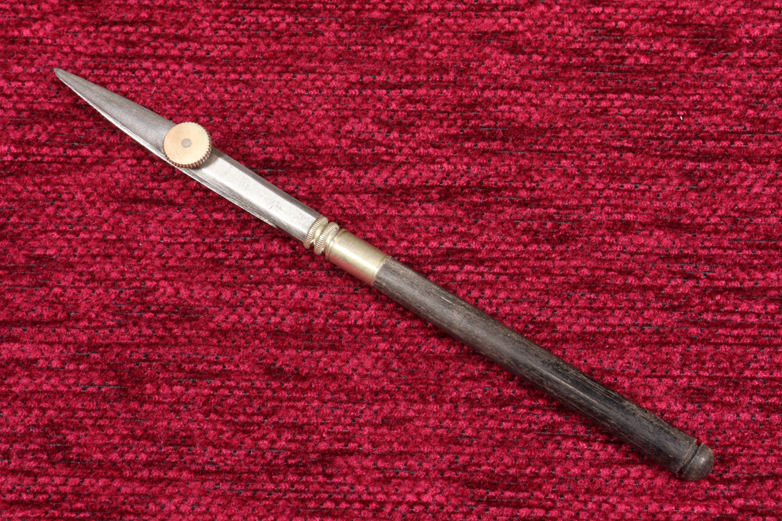 Antiques - WOODEN, STEEL AND WHITE METAL MIX TRACER LINES. S. XIX.