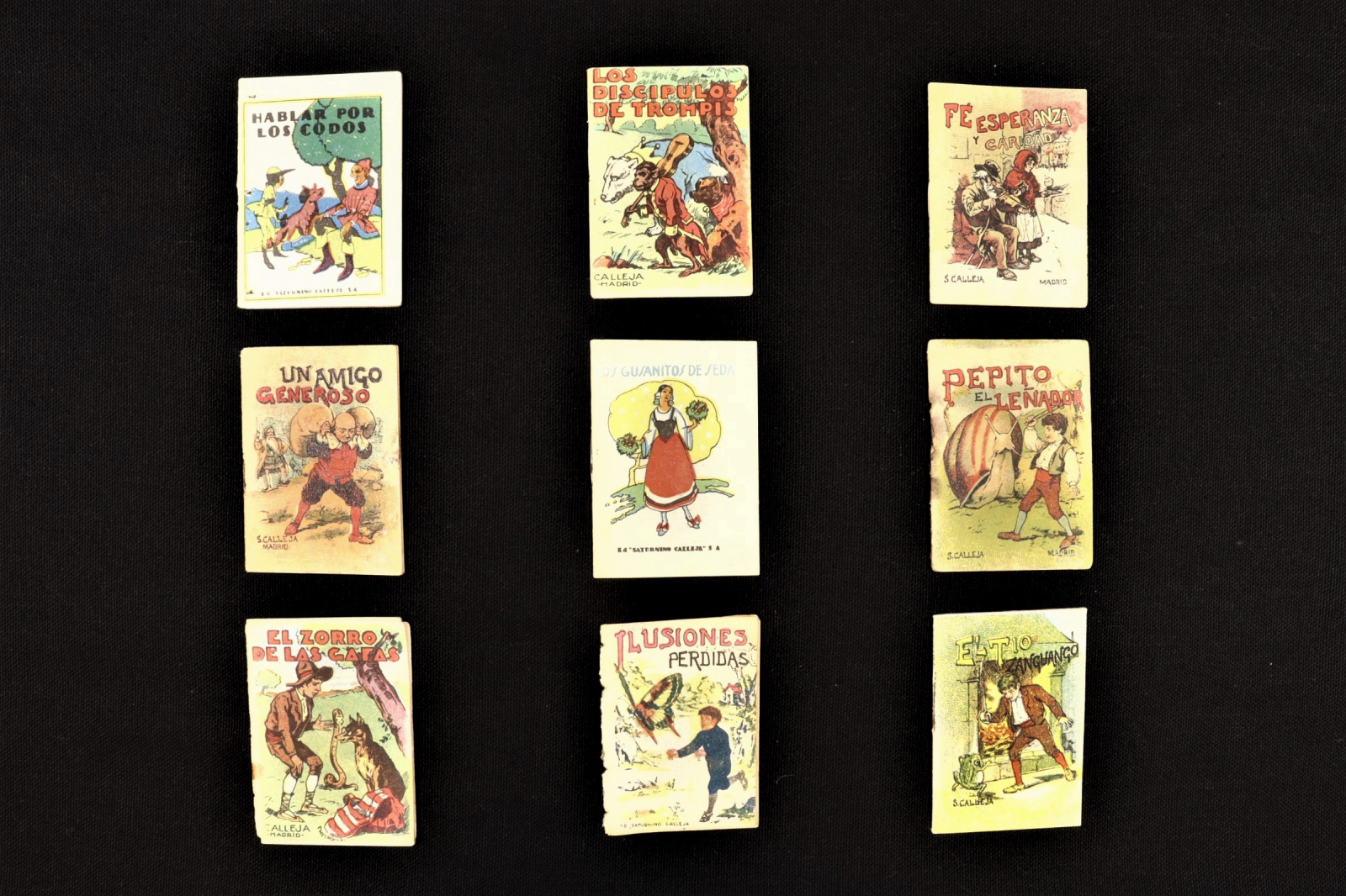 Antiguedades de miniature tales calleja classics characters modernist