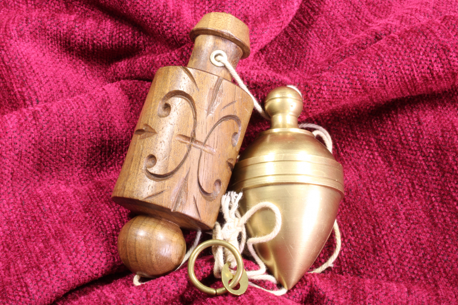 Antiguedades de plumb bob construction carved walnut