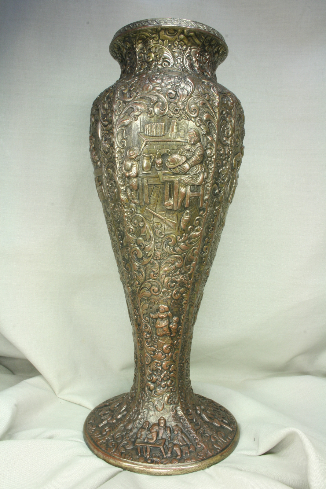 Antiques - VASE WITH DUTCH GENRE SCENES. METAL COPPER PLATING (T)