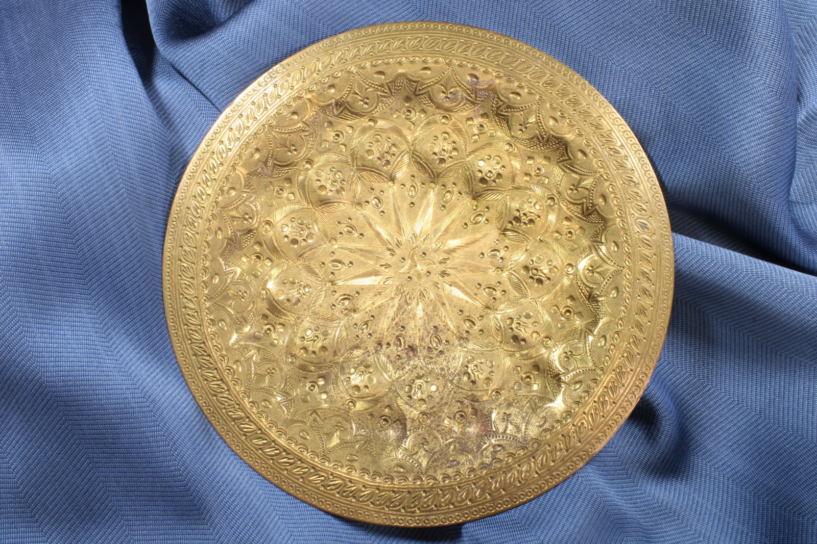 Antiques - CHISELLED BRASS DISH/TRAY. INDIAN. (T)