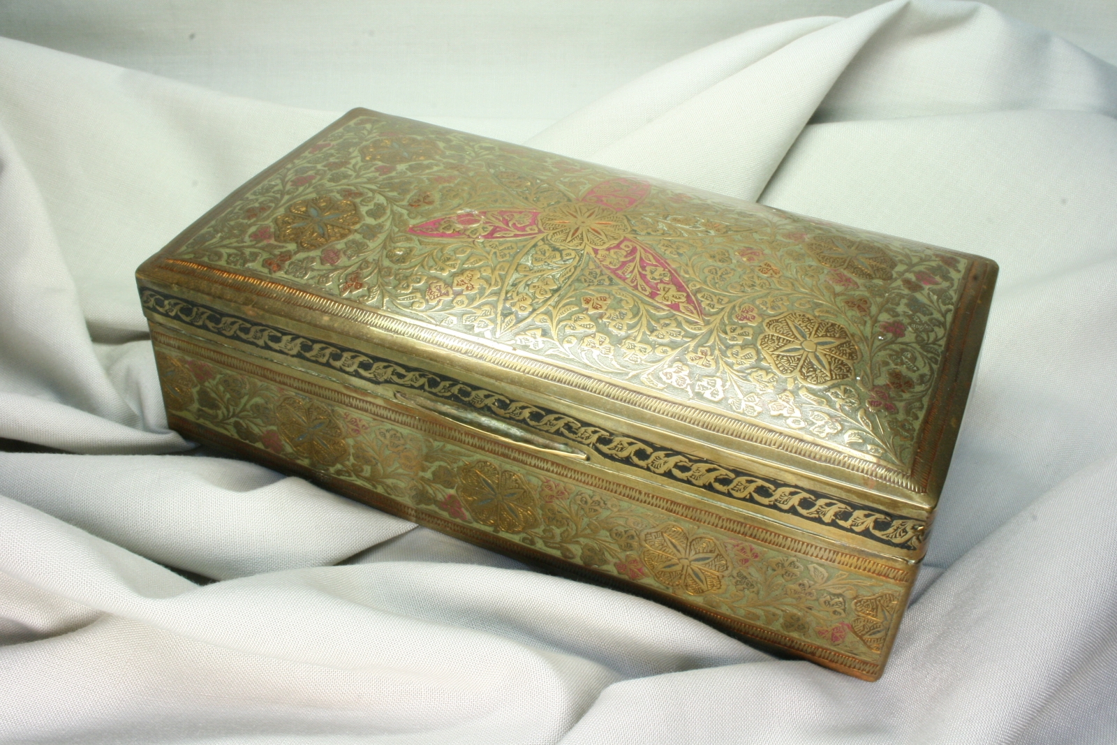 Antiques - BRASS LACQUERED BOX. INDIA. JEWELER.