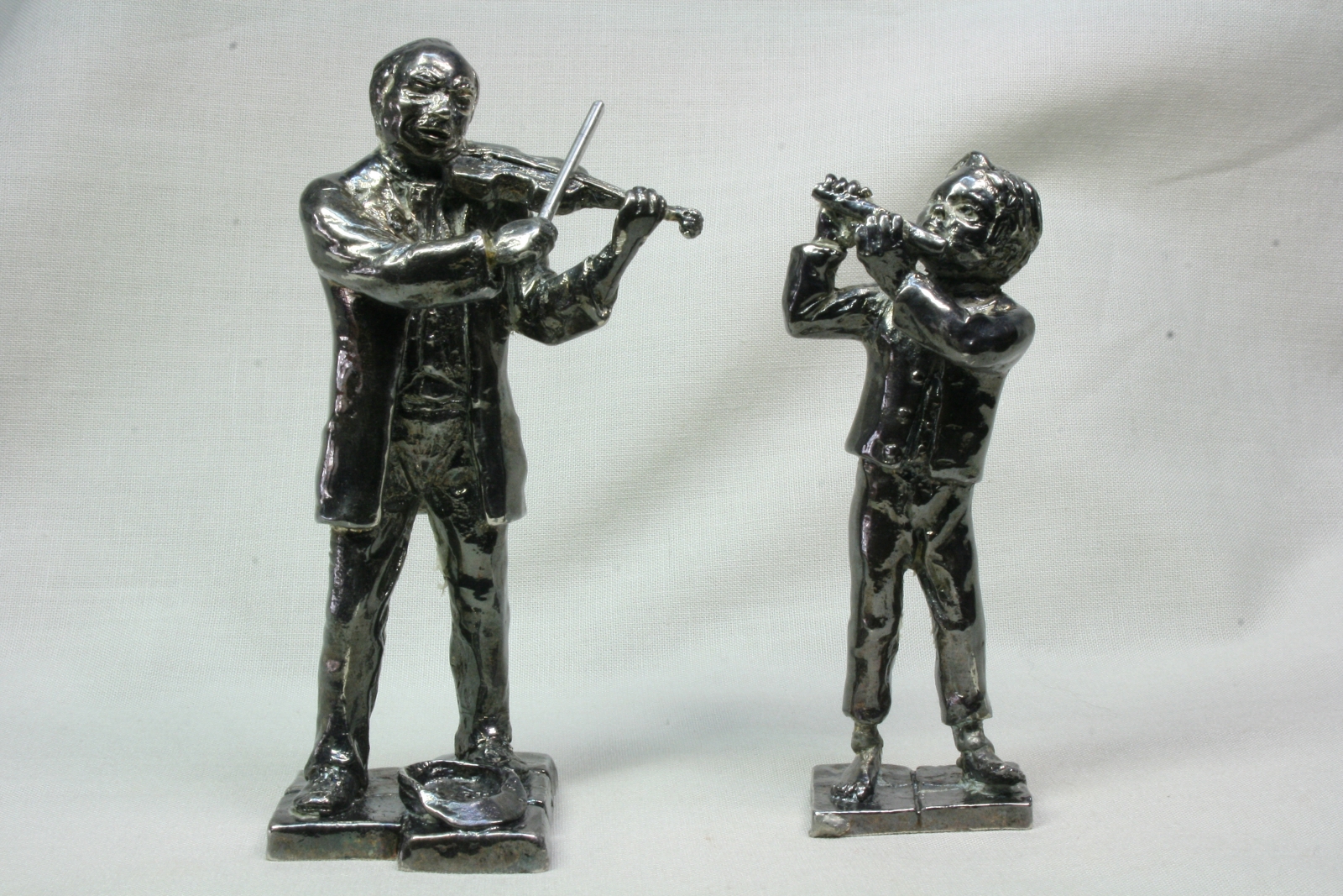 Antiguedades de couple of musicians figures