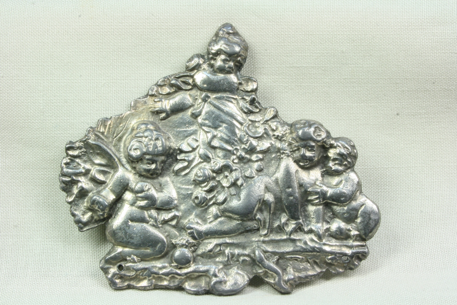 Antiques - CHILDREN PLATE. GIRLS TALE.