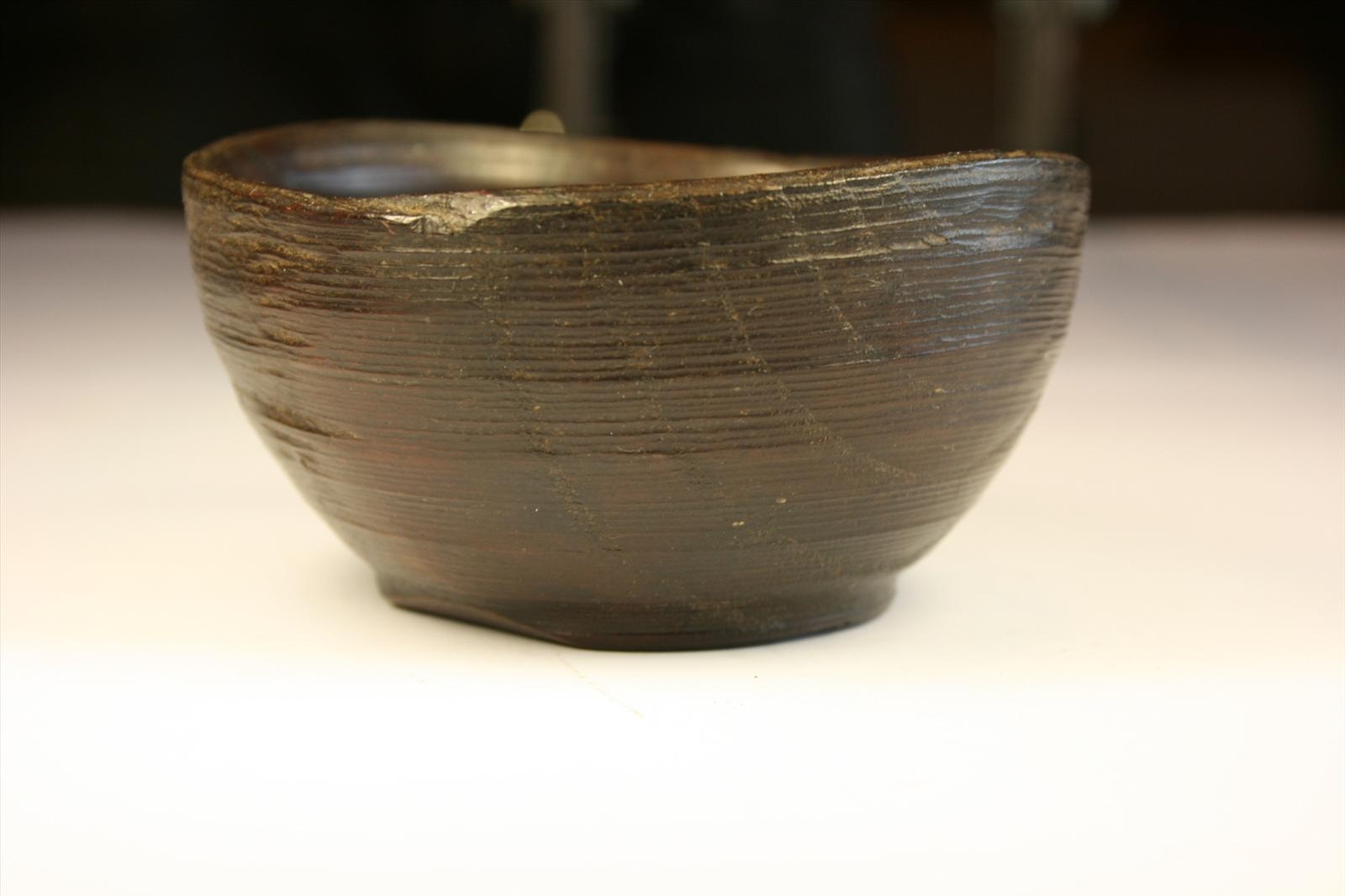 Antiques - WOODEN BOWL HANDMADE. BASIN (T)