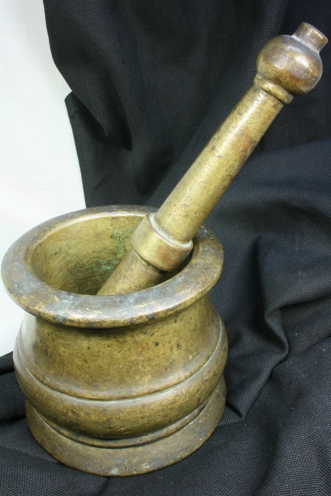 Antiques - BRONZE MORTAR. S.XVIII. BEAUTIFUL PATINA