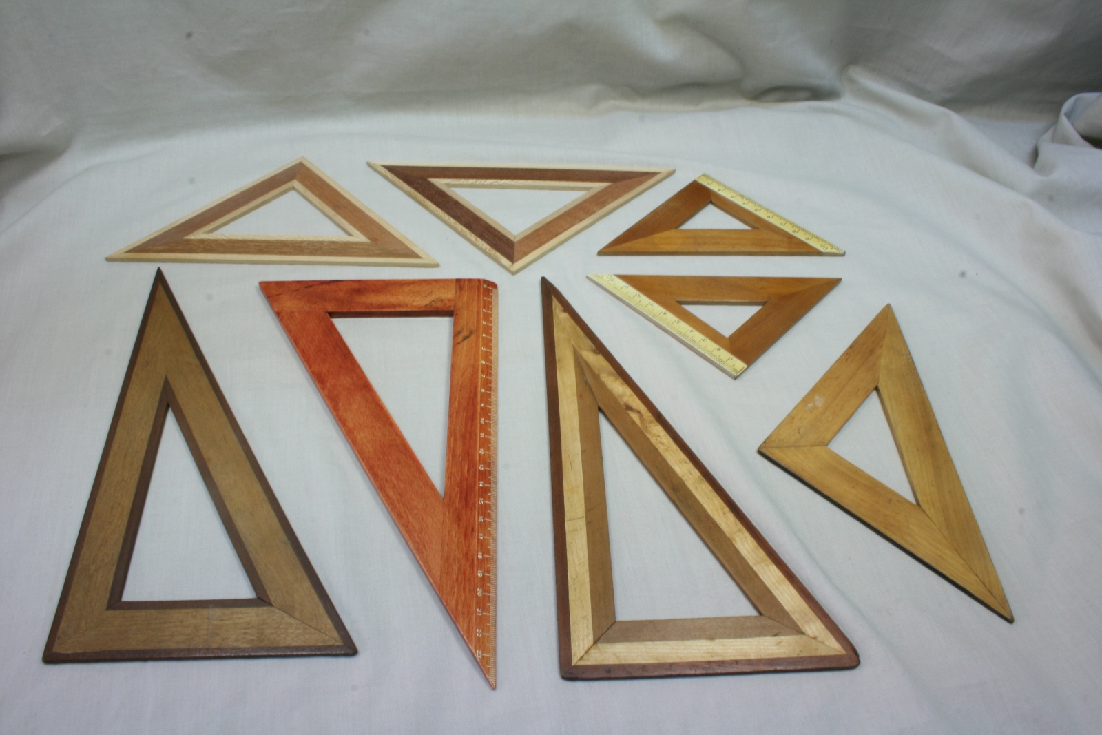 Antiguedades de set of brackets and brackets different woods