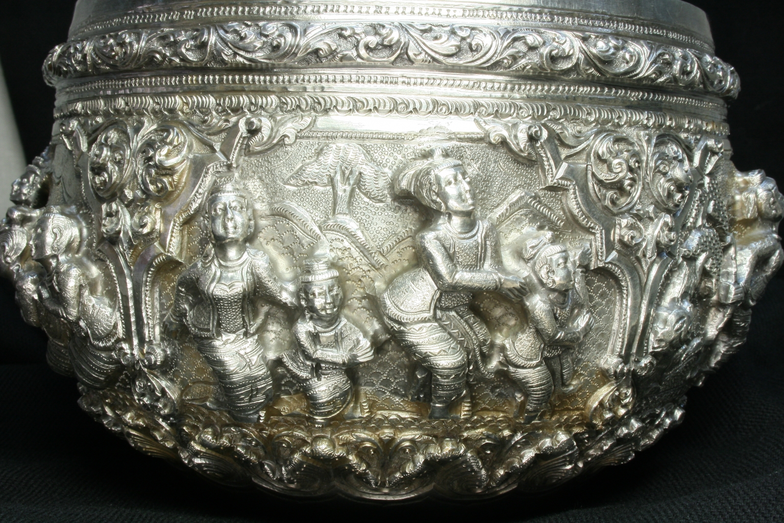 Antiques - BURMA LARGE BOWL. CONTAINER. THABEET (T)