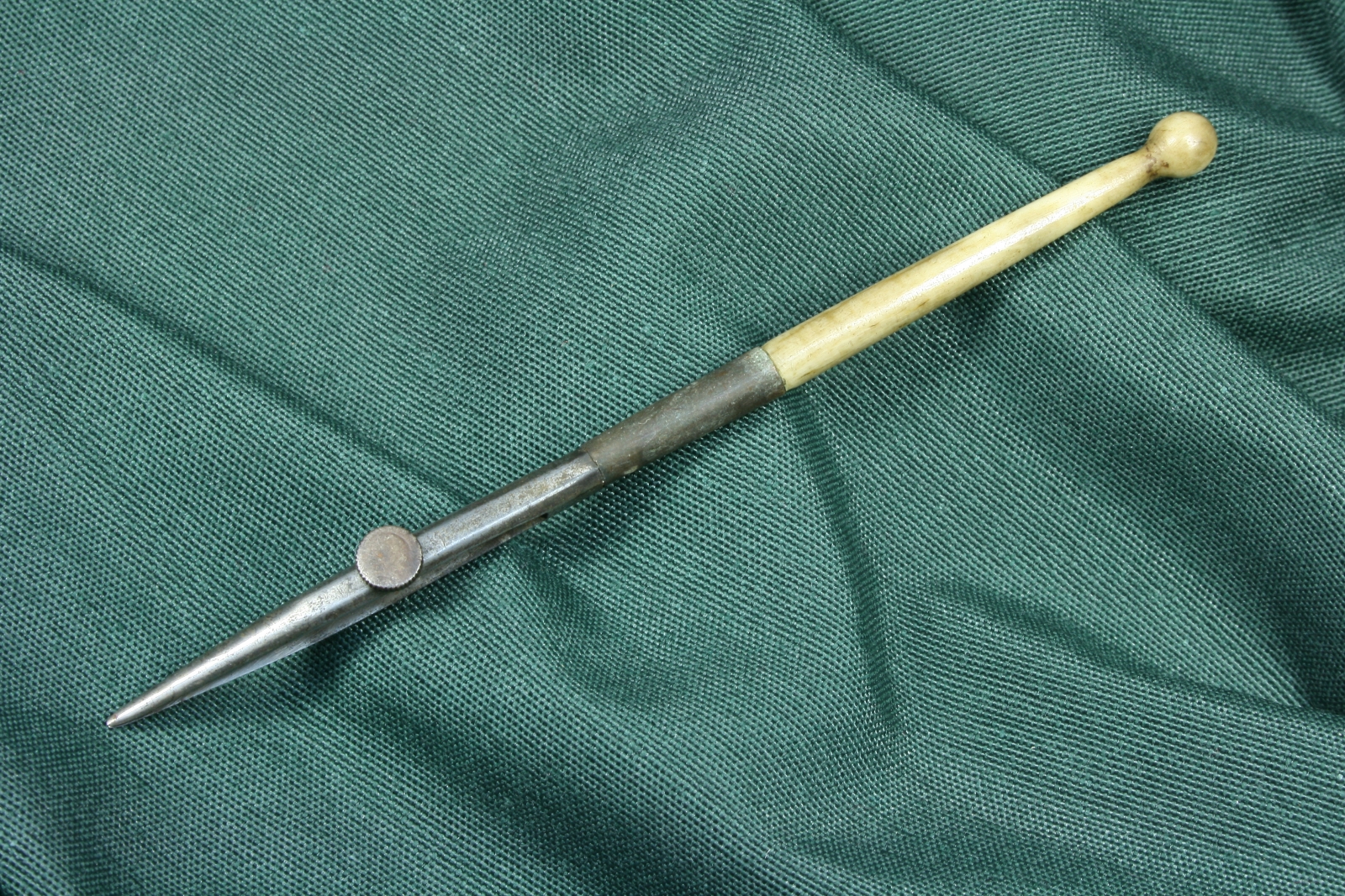 Antiques - TIRALÍNEAS BONE AND STEEL. S.XIX