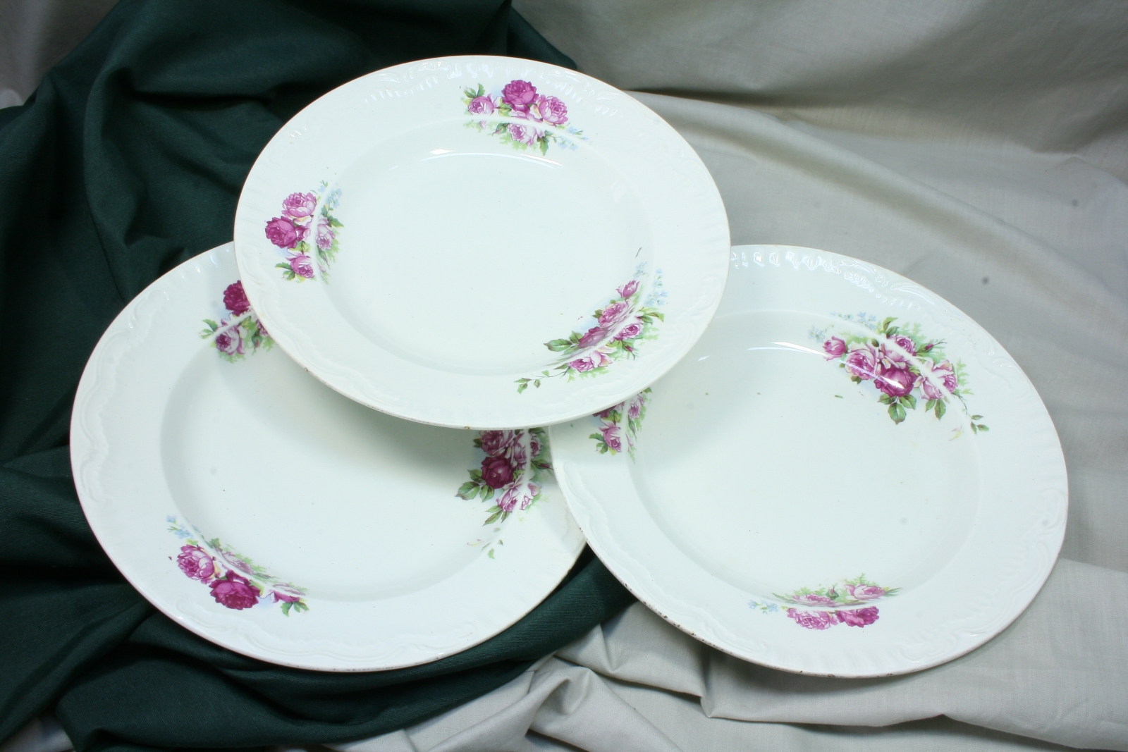 Antiguedades - CONJUNTO DE TRES PLATOS PICKMAN. S.XX. (T)