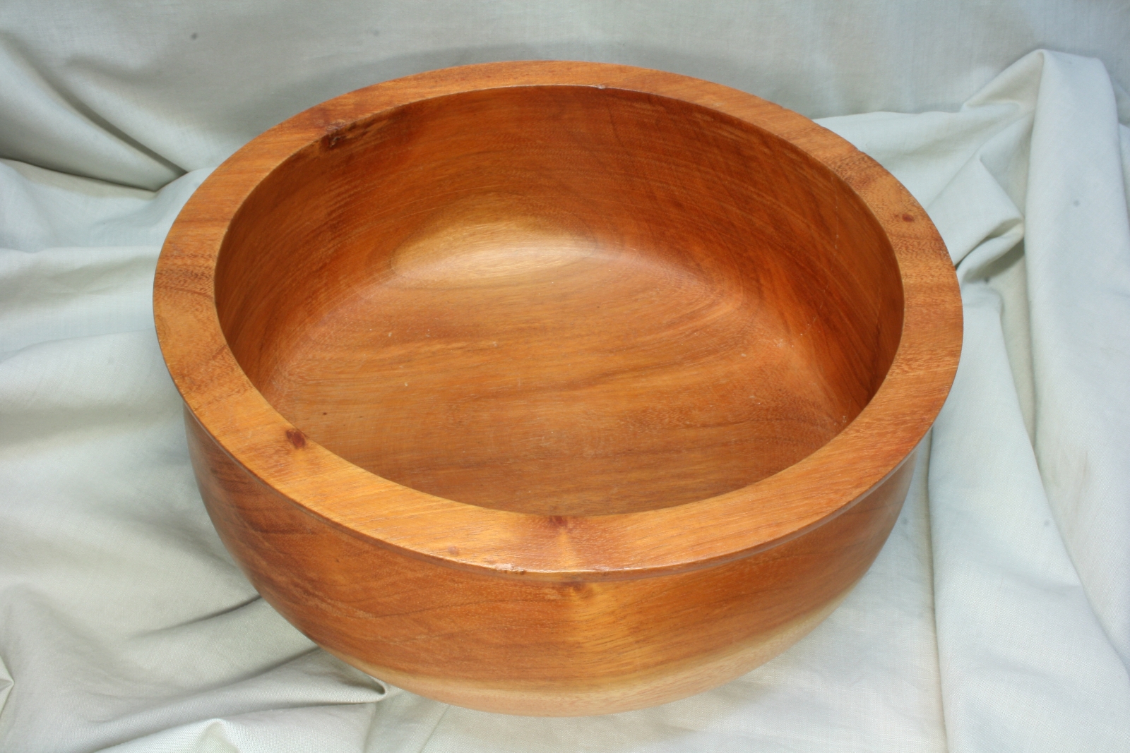 Antiguedades - RECIPIENTE DE MADERA REBAJADA.