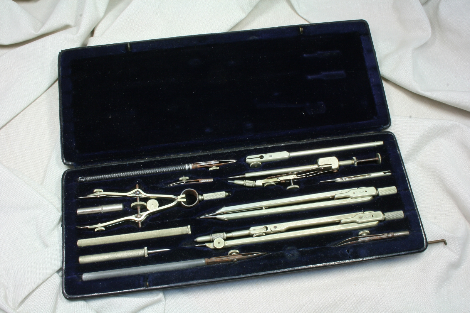 Antiques - BOX FULL BARS RICHTER & CO. S.XX