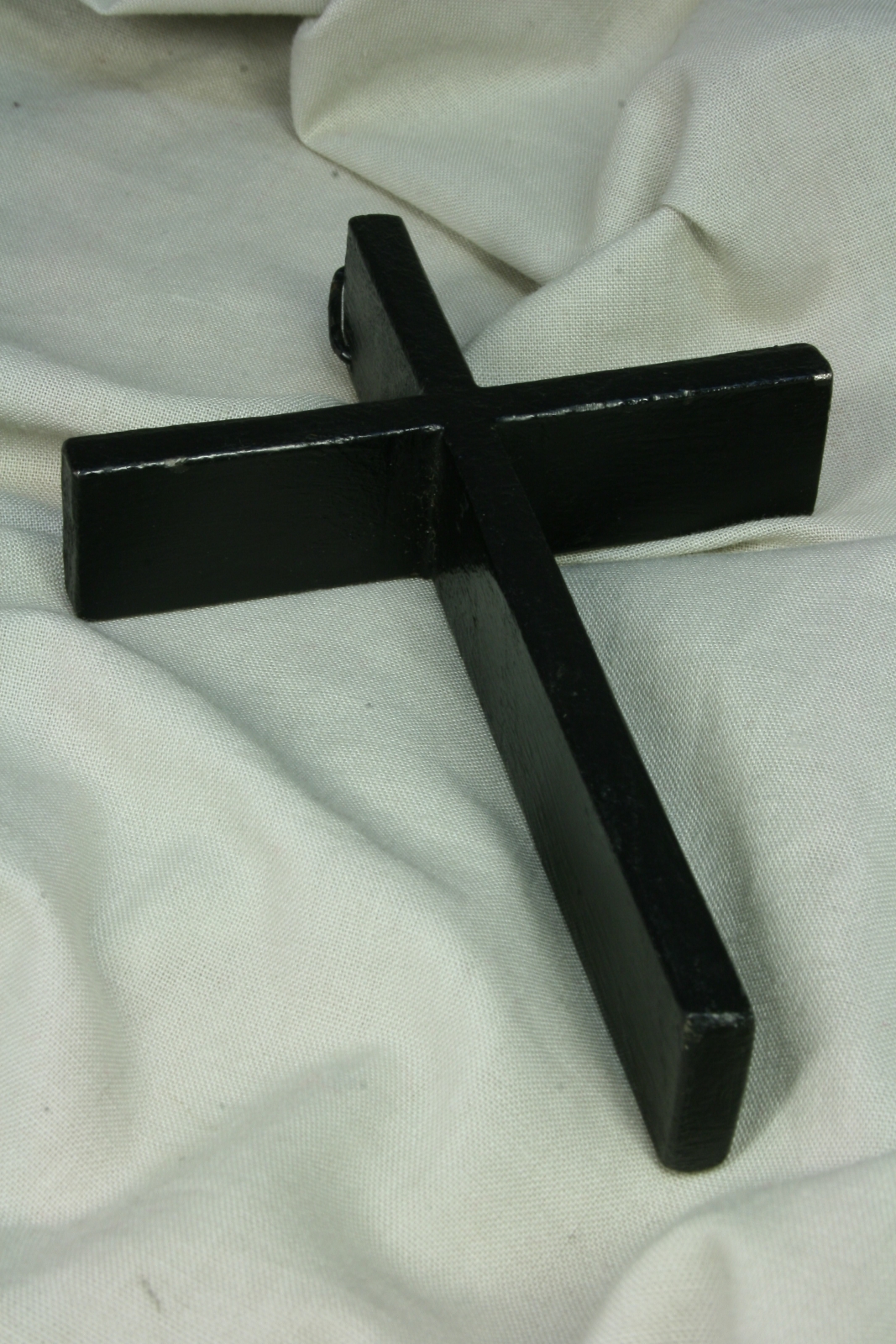 Antiques - PAINTED BLACK IRON CROSS. S.XX.
