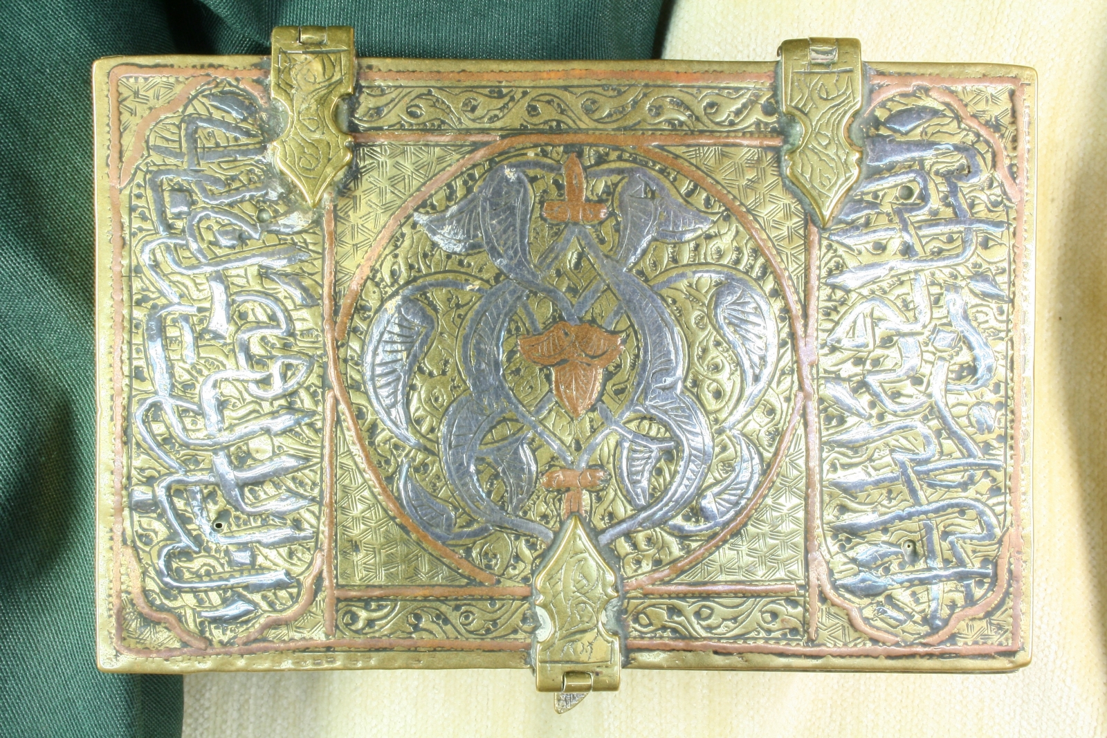 Antiques - JEWELERY BOX. DAMASCENE. SYRIA (T)