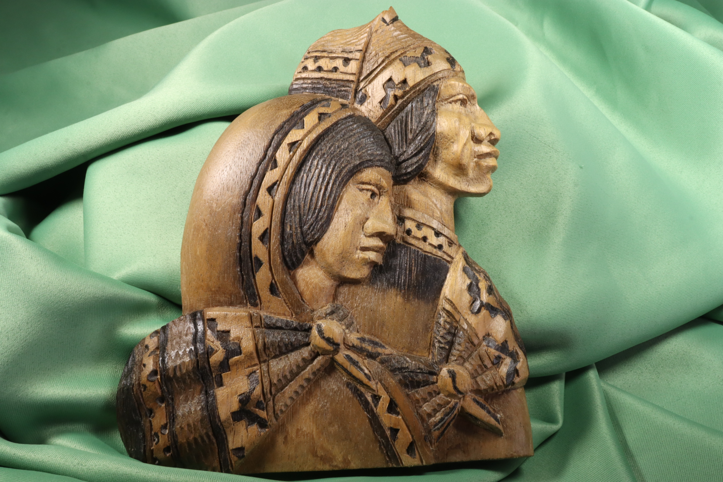 Antiguedades de high relief bolivian villagers wood carving