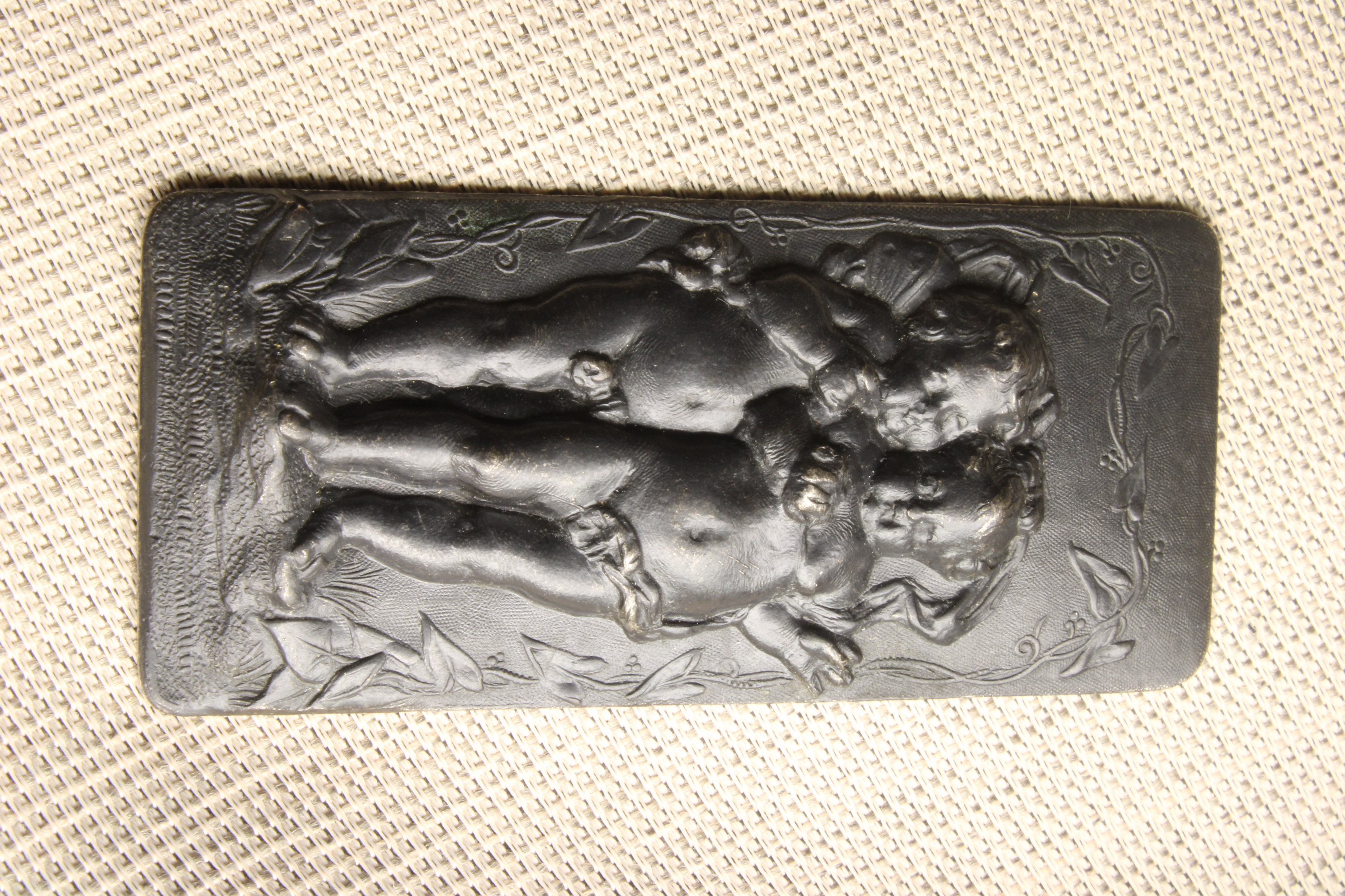 Antiguedades - APLIQUE. PLACA NIÑOS MODERNISTA. S.XIX (T)