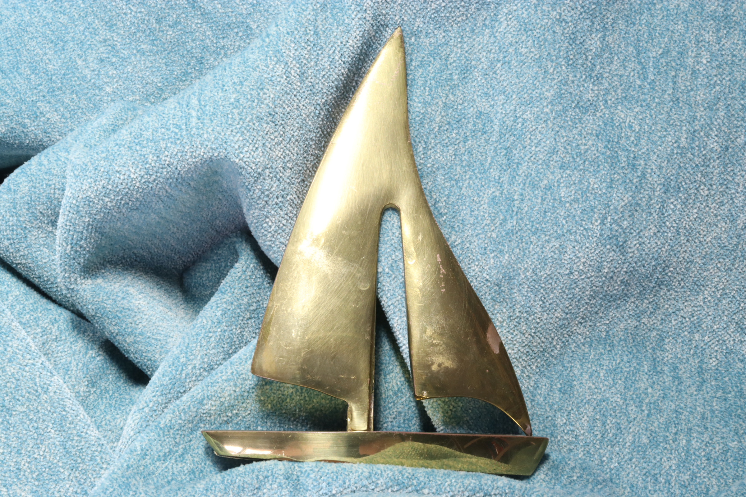 Antiques - BRASS SAILBOAT. SMALL.