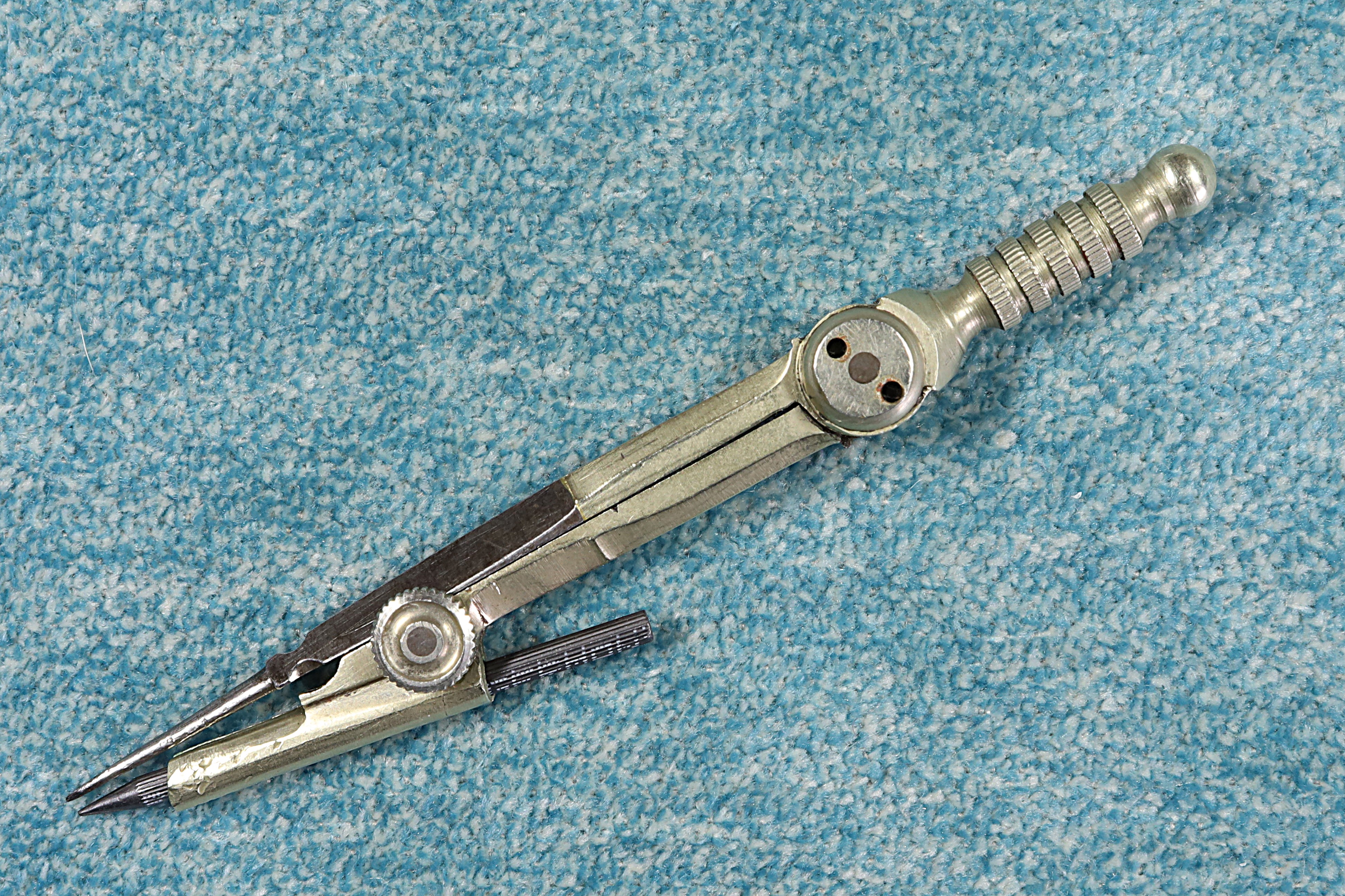 Antiques of exclusive small compass for pencil and fixed tip