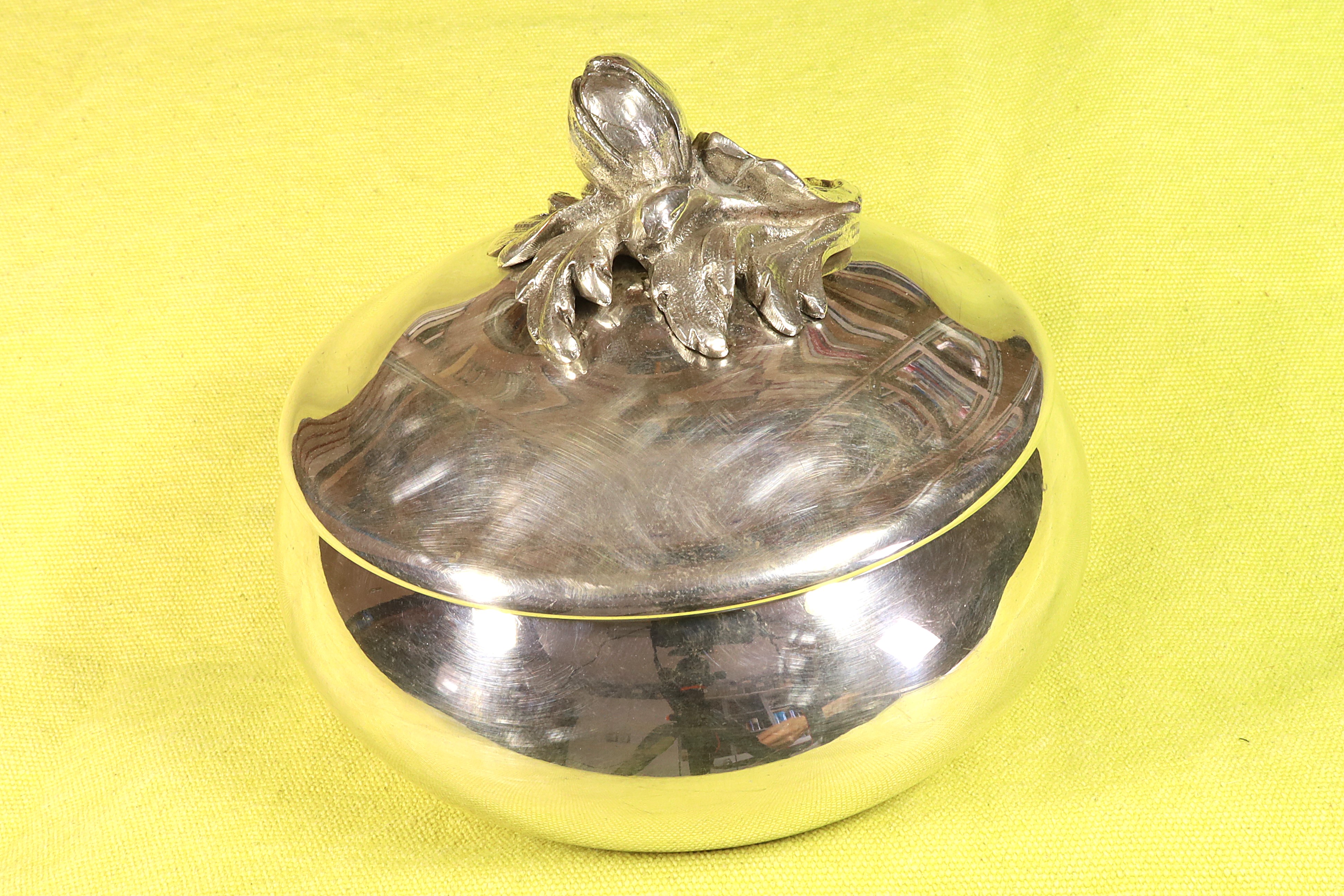 Antiques of round candy box art nouveau