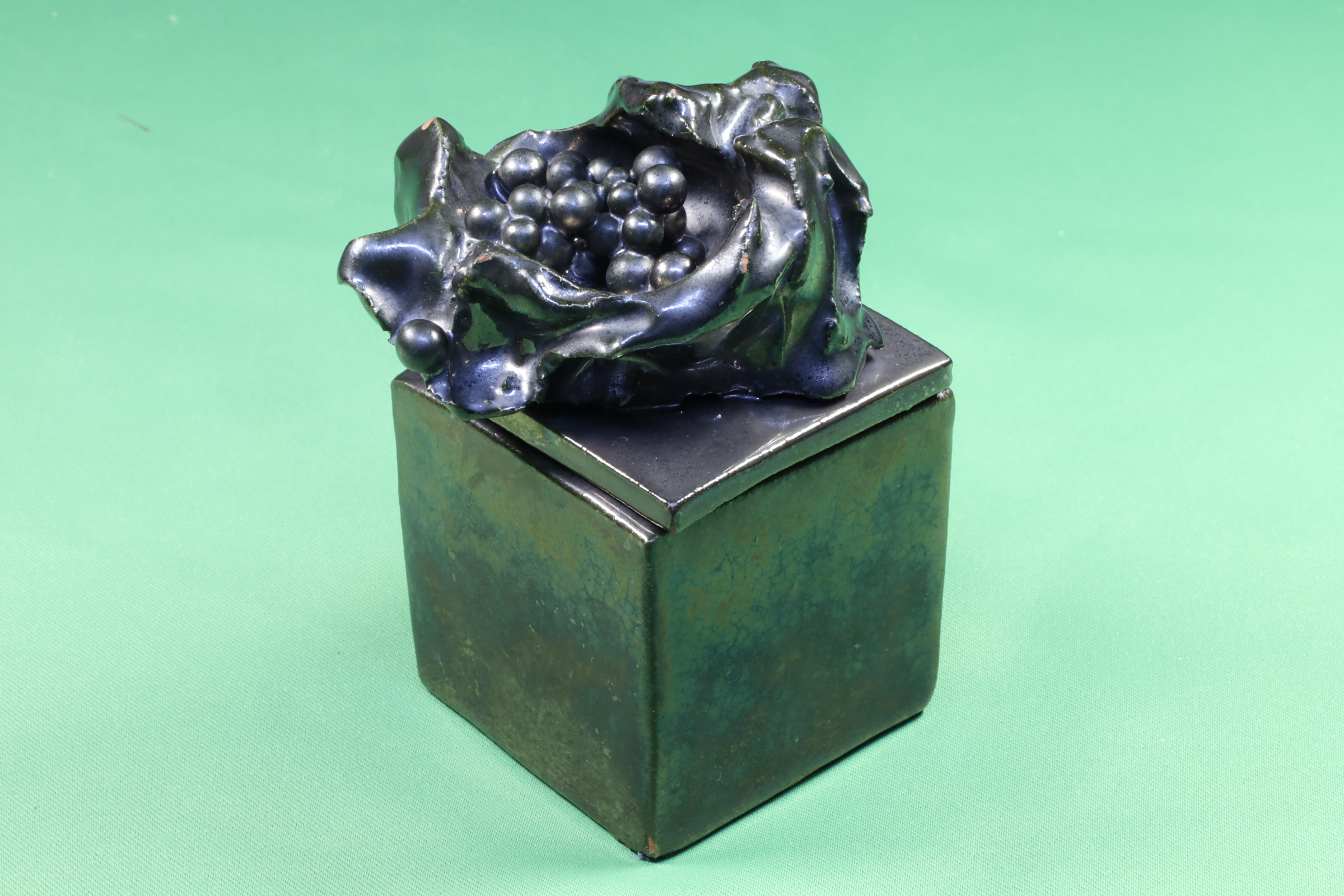 Antiguedades de square terracotta box black enamel