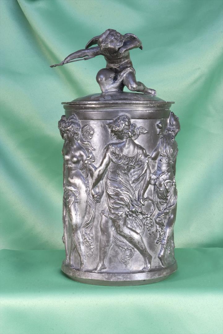 Antiguedades - CAJA DE ESTAÑO GRANDE. DIOSAS MITOLOGÍA. JEAN BAPTISTE GERMAIN. (T)
