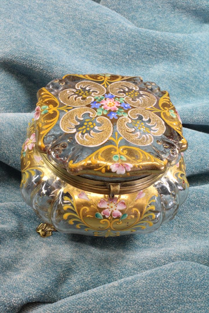 Antiguedades - CAJA JOYERO DE CRISTAL Y LATÓN. PINTADA A MANO. MODERNISTA. (T)