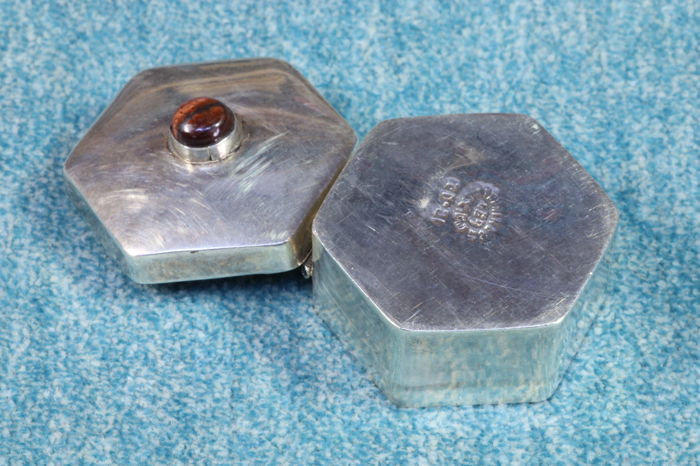 Antiques - HEXAGONAL PILL BOX. BROWN STONE. SILVER. 