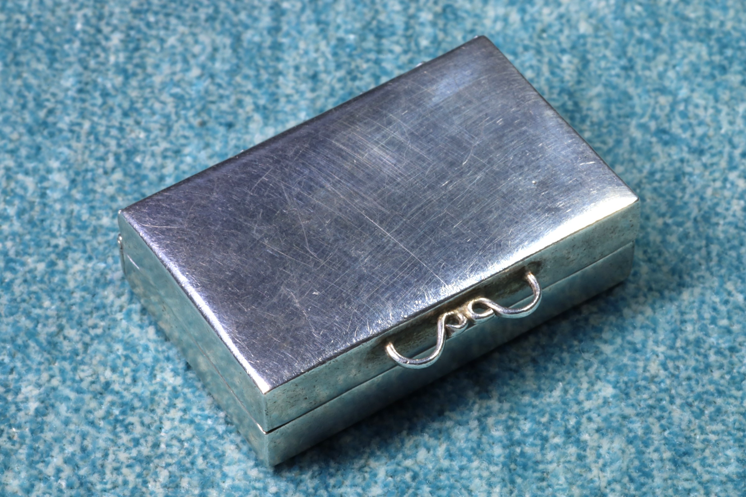 Antiguedades de rectangular pill box silver