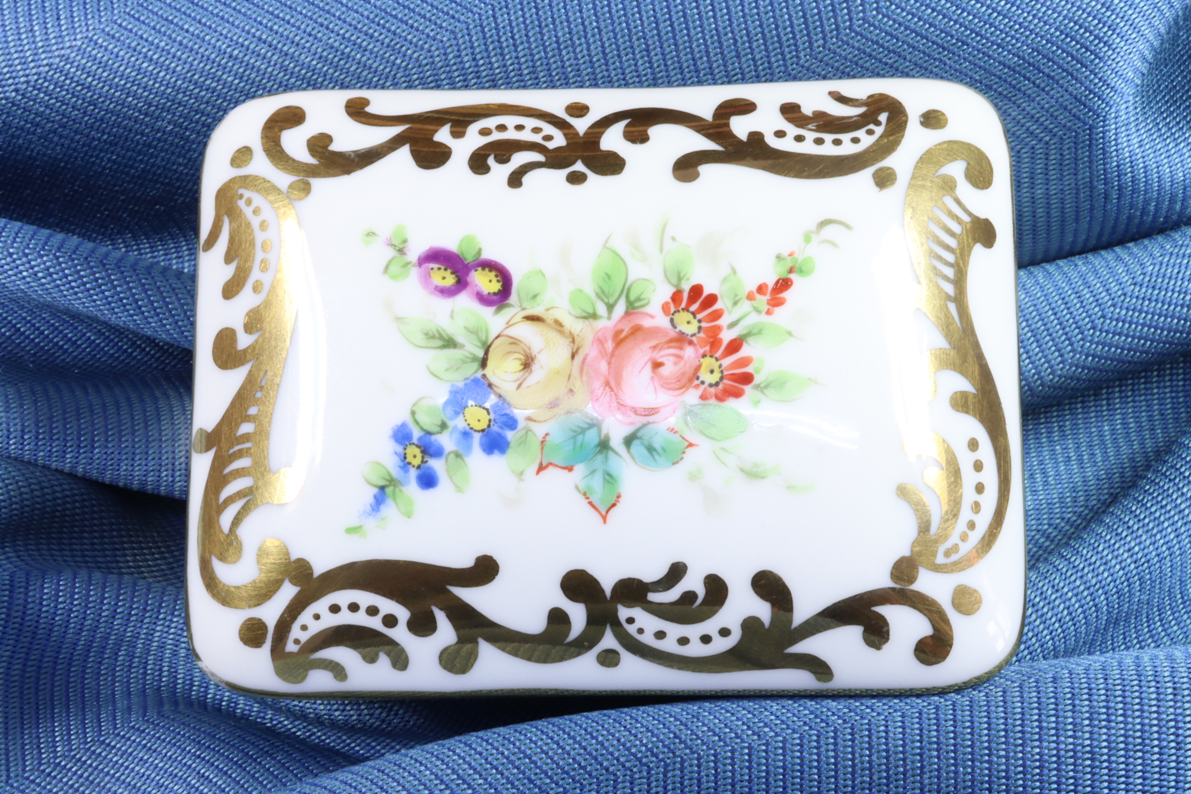 Antiques - FRENCH PORCELAIN RECTANGULAR BOX. PORCELAINE DE PARIS. FRANCE.