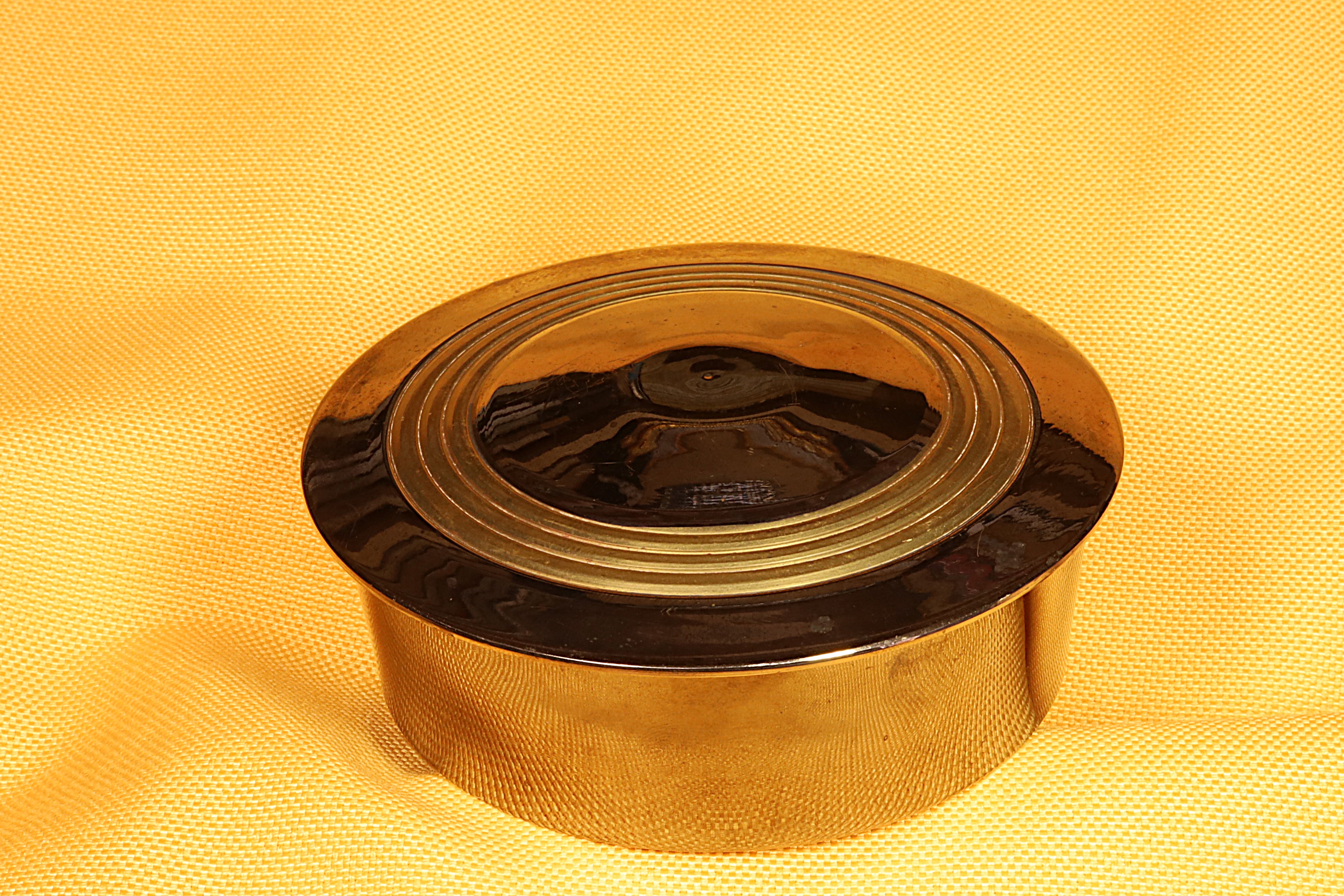 Antiques of round art deco box jewelry box made in india