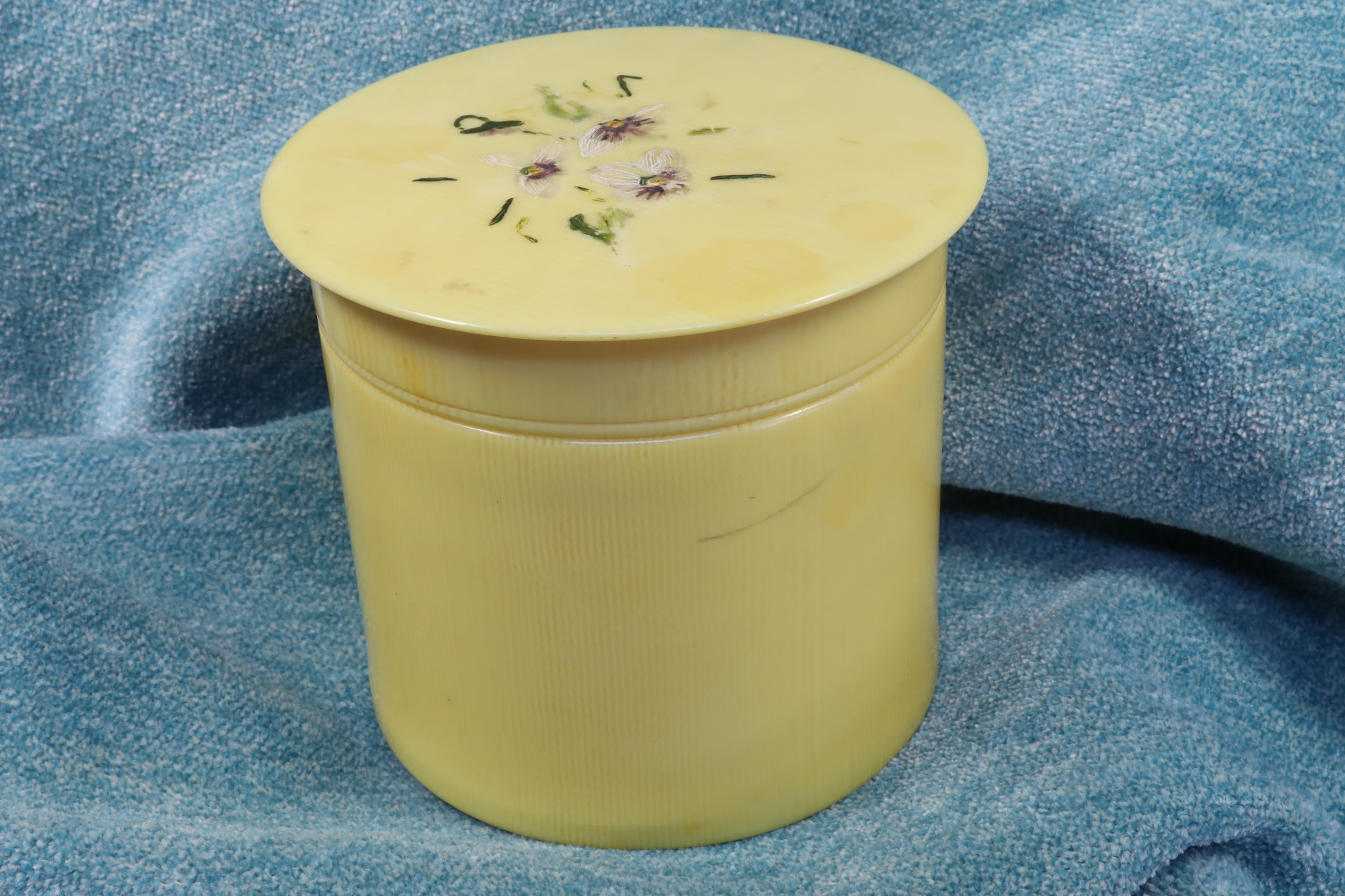 Antiguedades de round bakelite box handpainted english