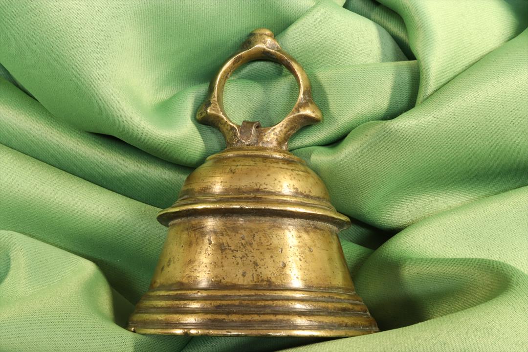 Antiguedades - CAMPANA AFRICANA DE BRONCE. CON BADAJO. (T)