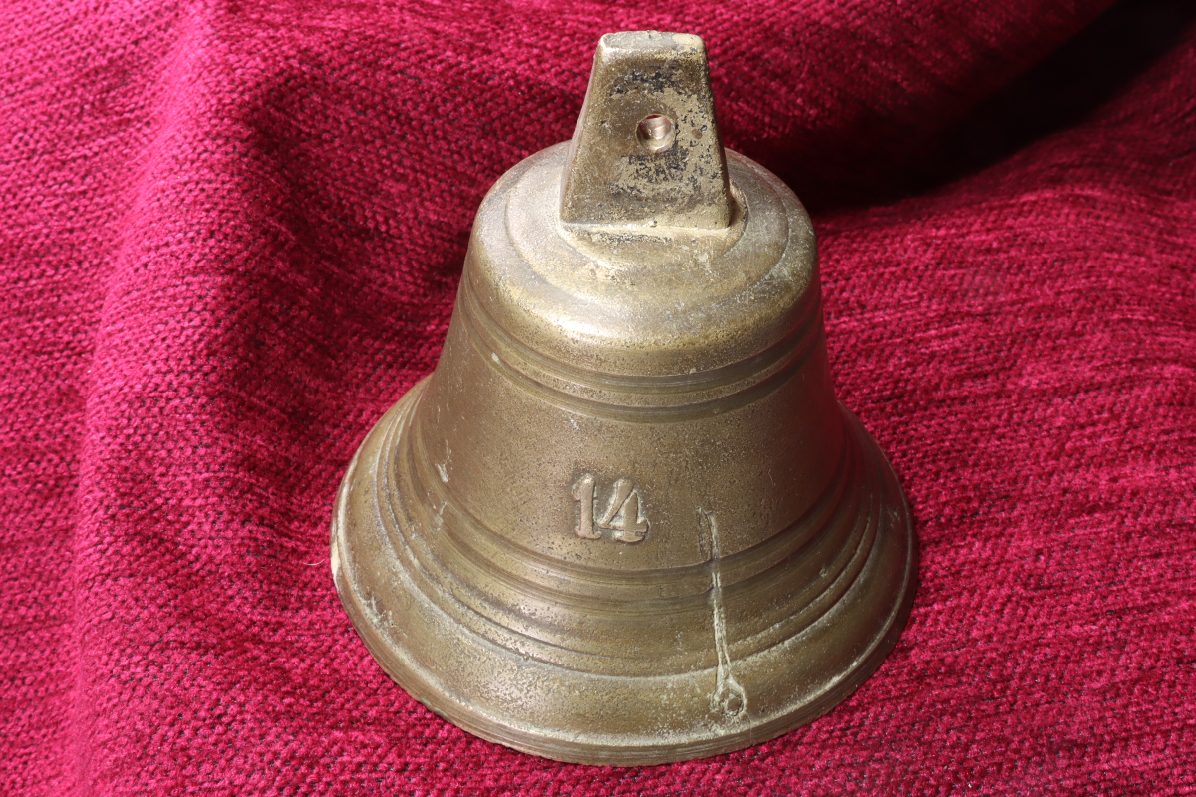 Antiguedades - CAMPANA DE BRONCE CON BADAJO ORIGINAL. NÚMERO 14 BIS.