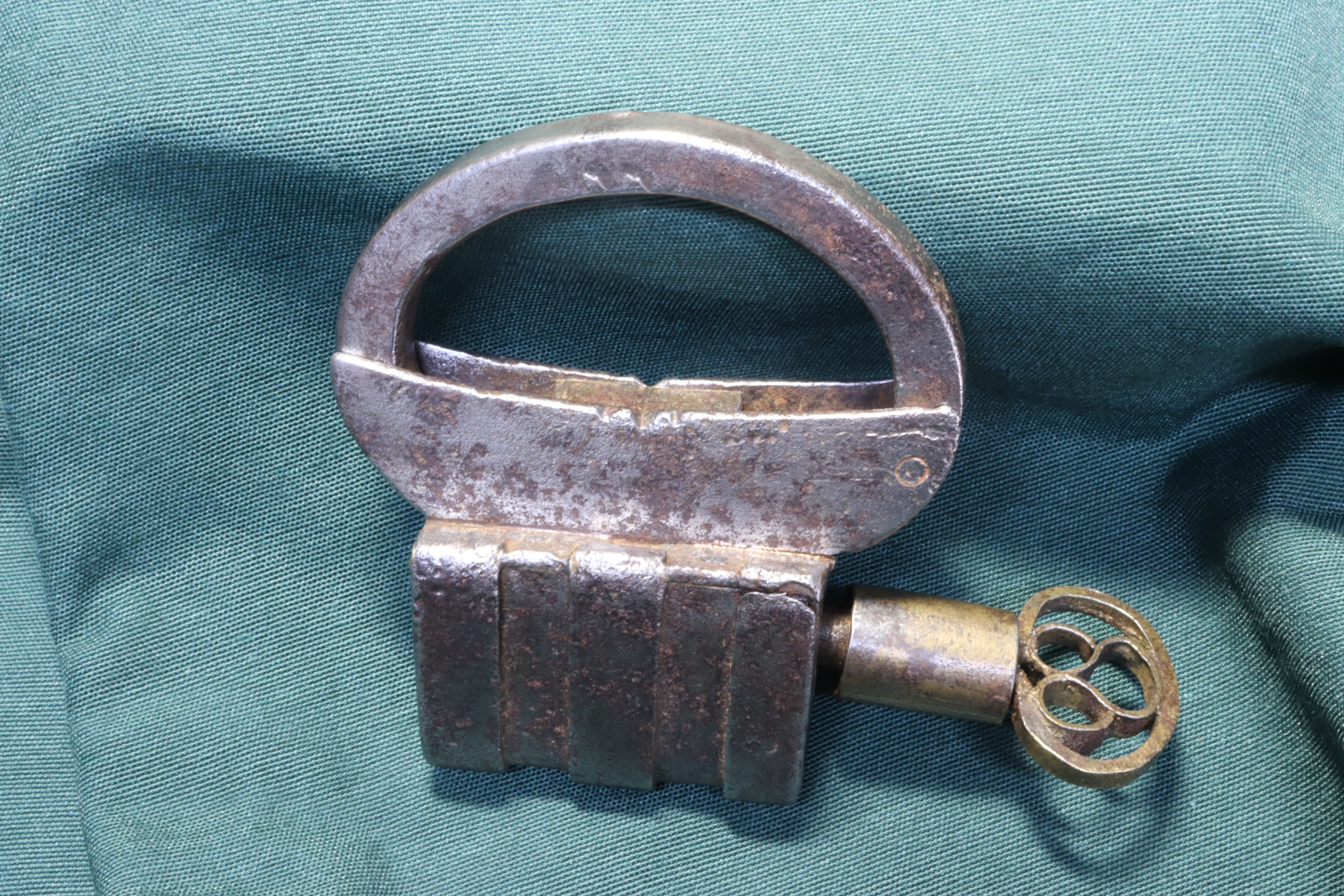Antiques - IRON PADLOCK WITH KEY. S.XIX. 