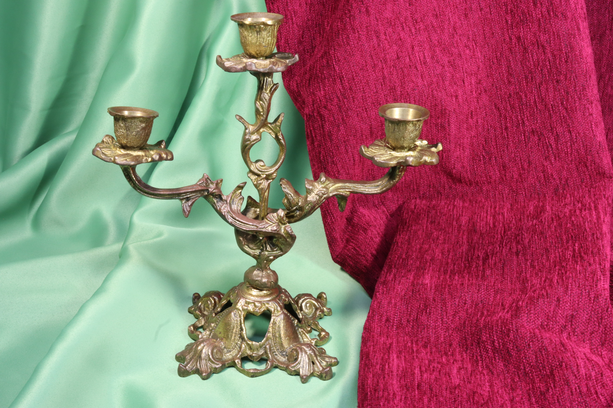Antiguedades - CANDELABRO DE BRONCE. MOTIVOS FLORALES. S.XX.