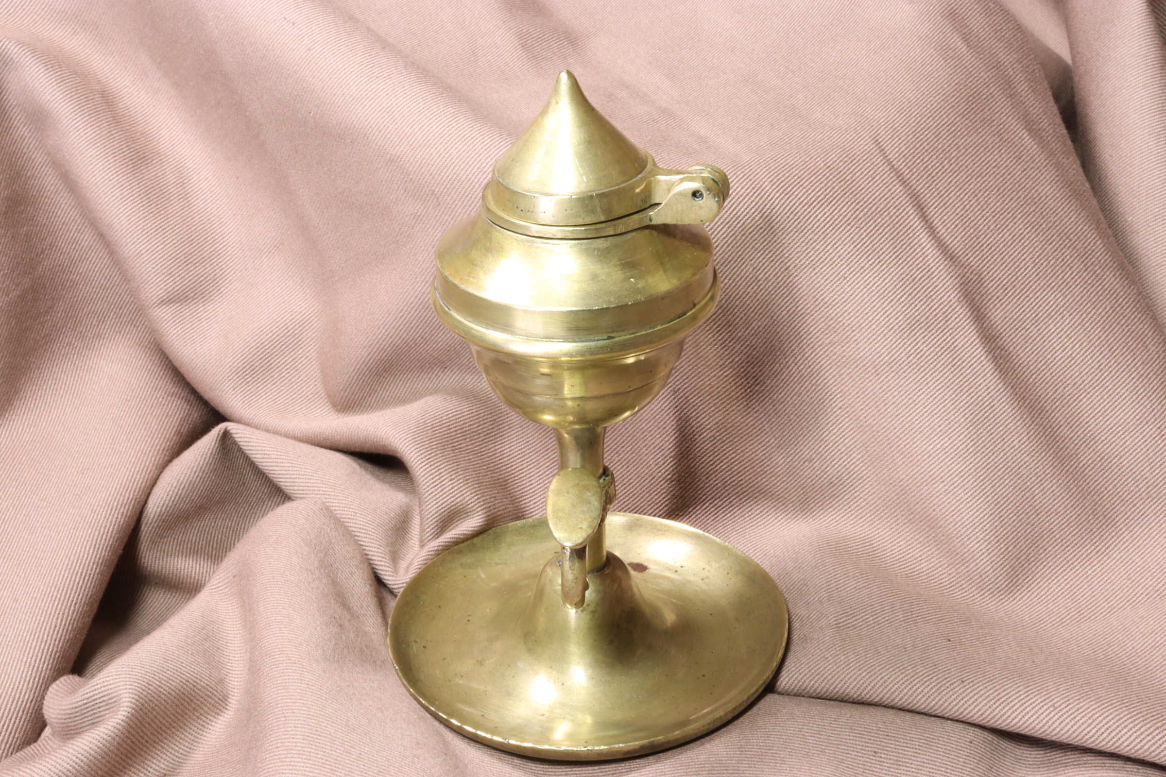 Antiguedades de bronze lamp capuchina style
