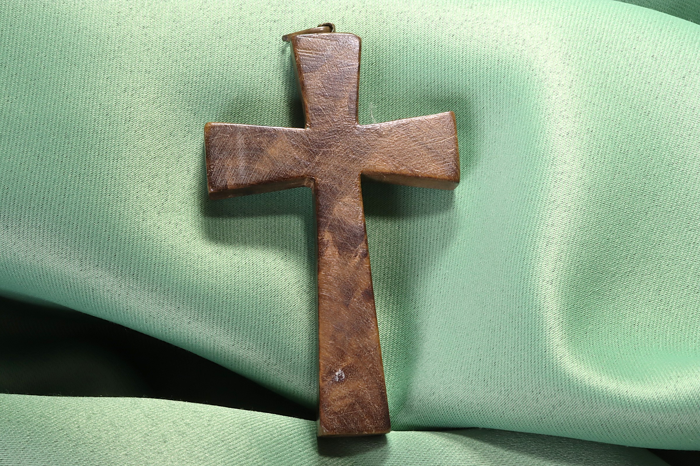 Antiques - SMALL WOODEN CROSS. WITH RING.